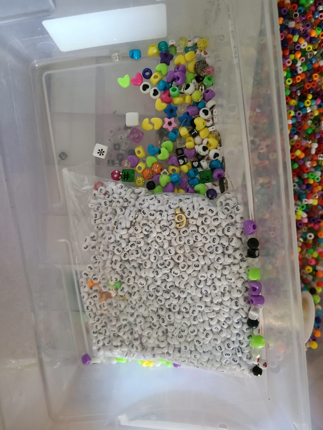 Sterilite 45L bead kit with storage container - photo 4