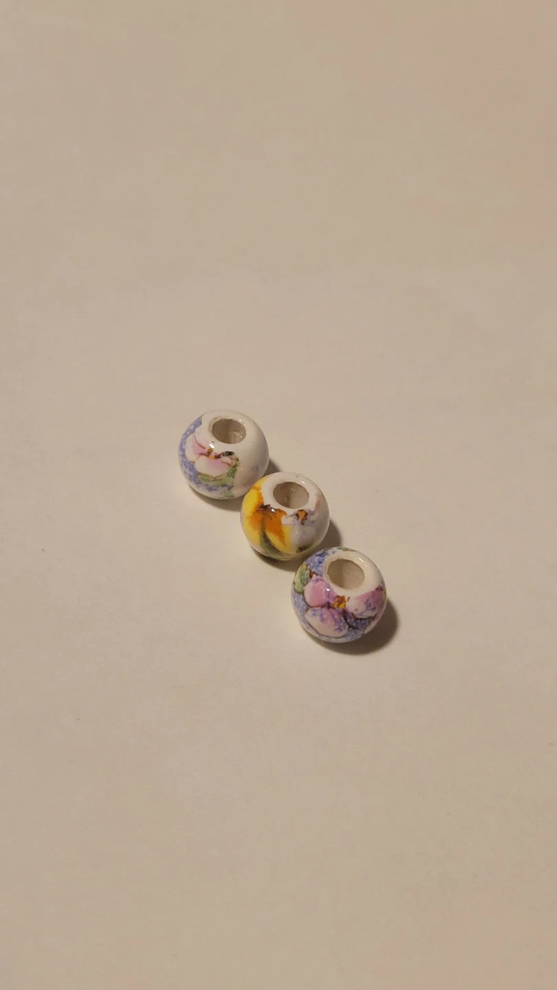 3 Ceramic Beads with Floral Design - photo 2