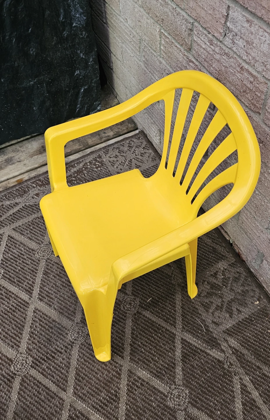 Yellow Plastic Kids Chair - photo 3