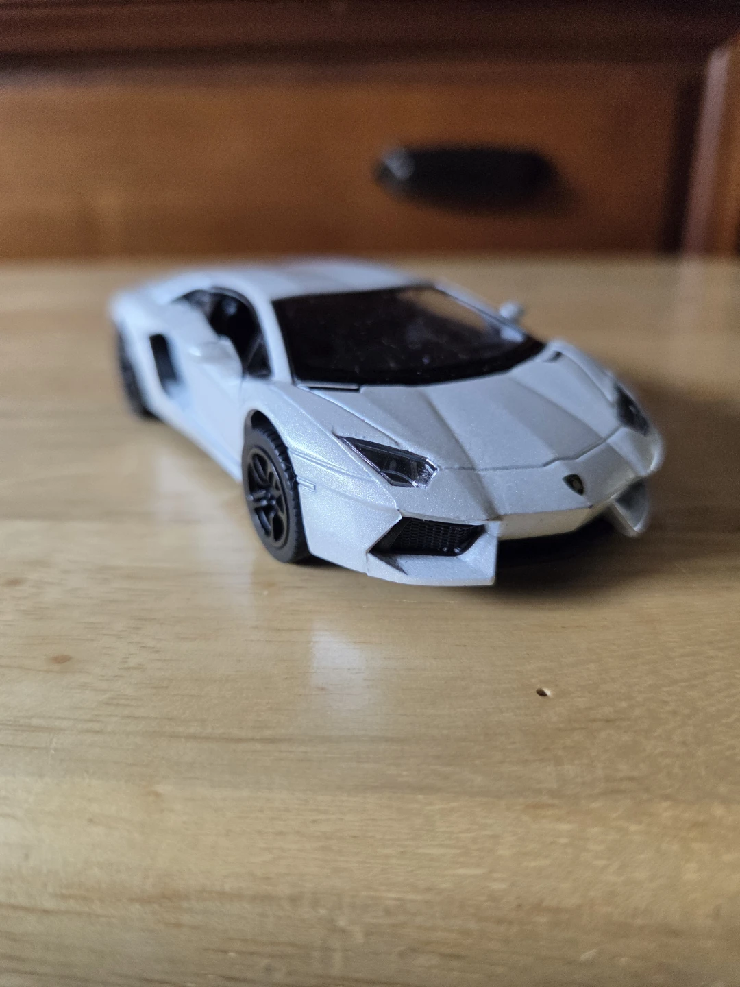 White Lamborghini Aventador Scale 1/38 Toy Car