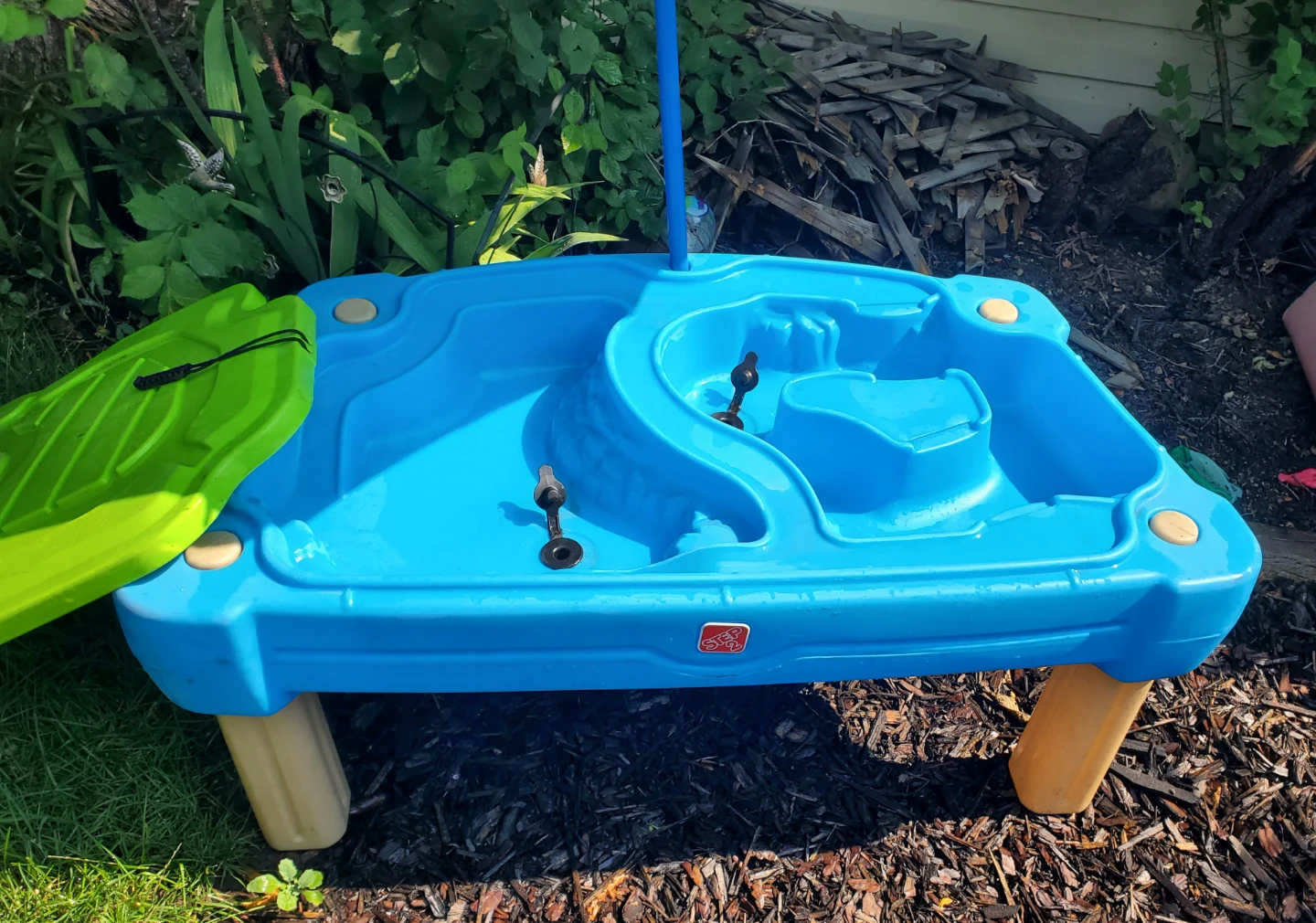 STEP 2 INDOOR/OUTDOOR WATER TABLE - photo 3