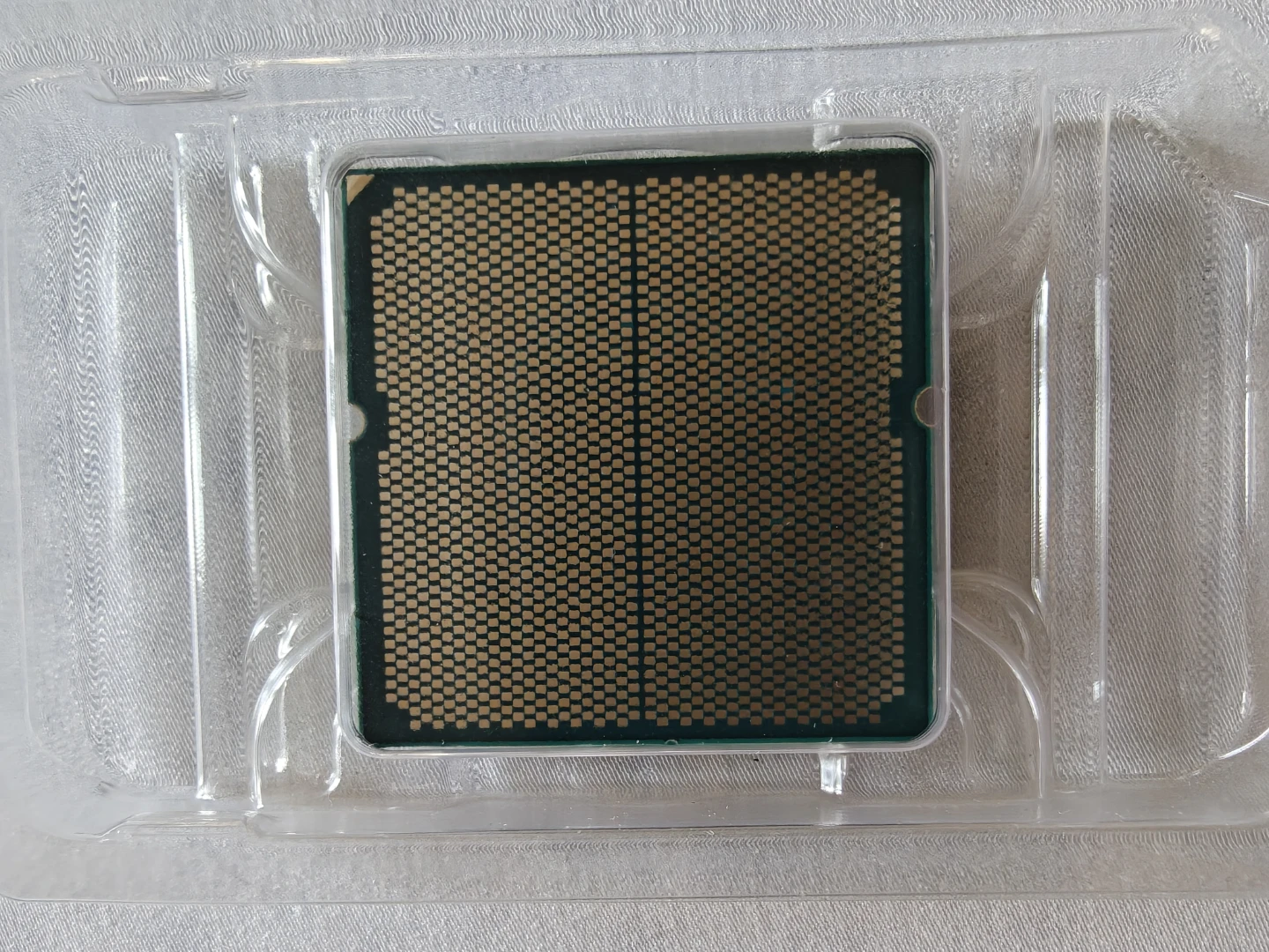 AMD Ryzen 7 7800X3D CPU - photo 2