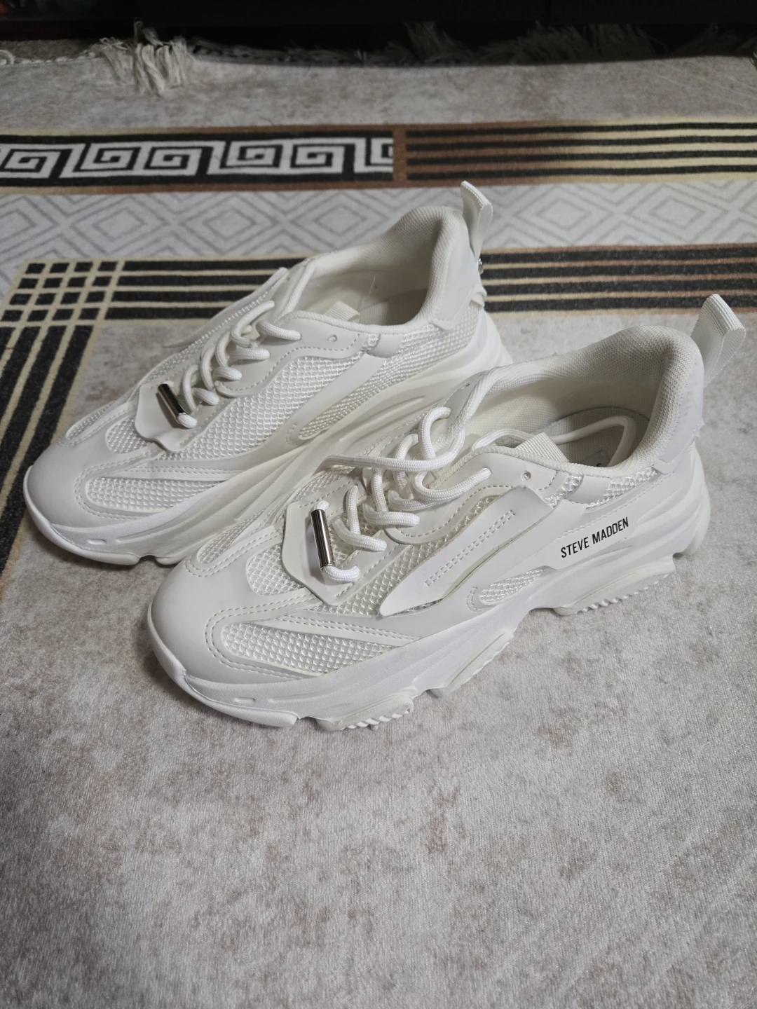 Steve Madden White Chunky Sneakers