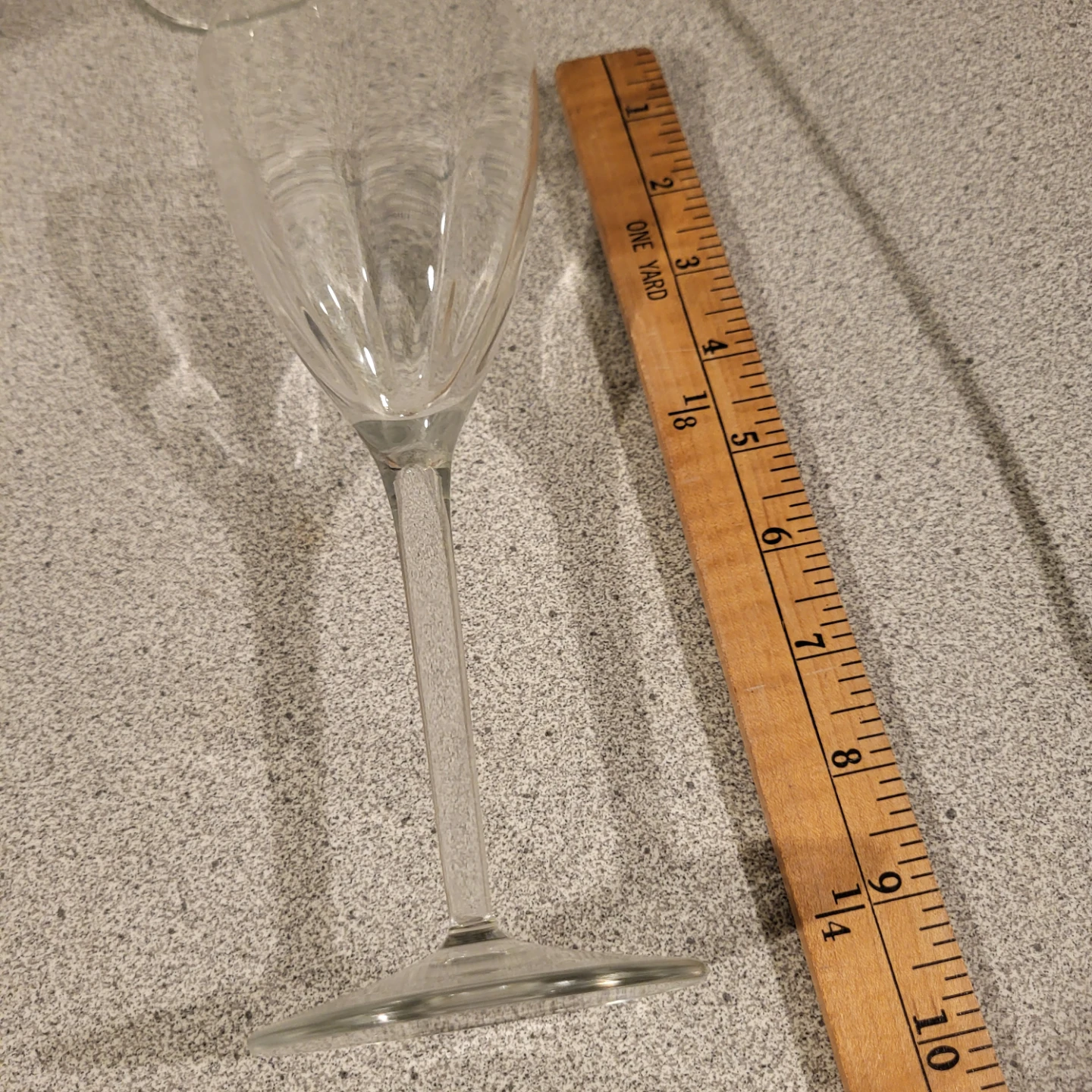 Set of 4 Clear Glass Wine Glasses - photo 2