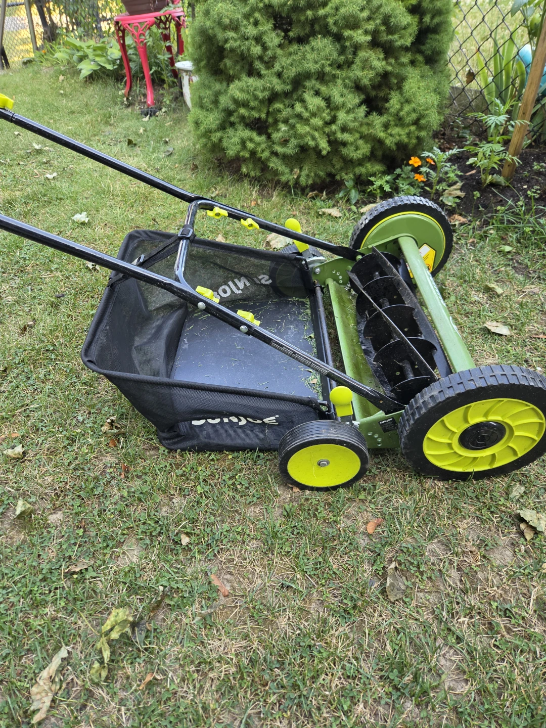 Sun Joe Manual Reel Mower with Grass Catcher