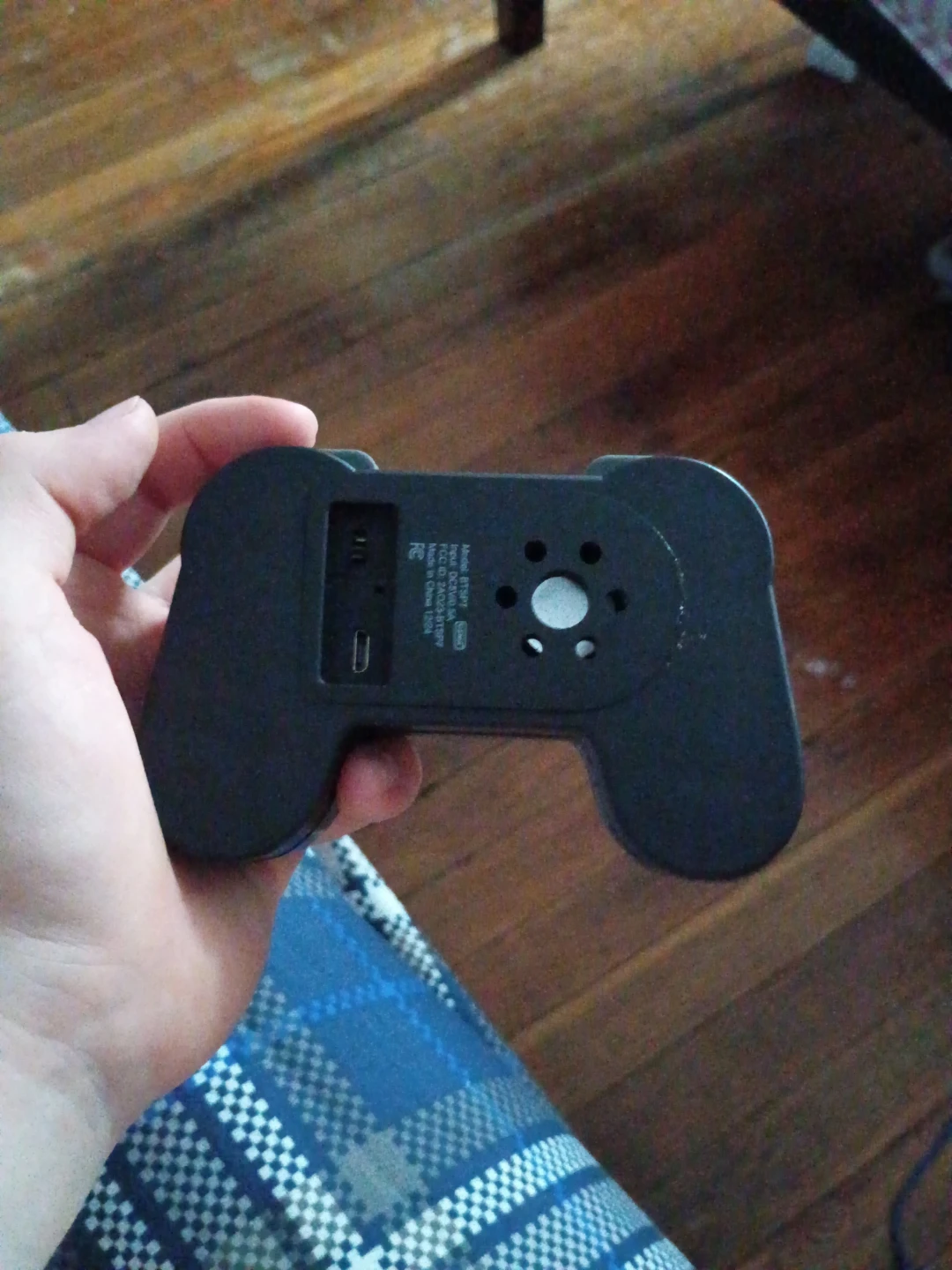 Black Wireless Game Controller speaker - photo 2