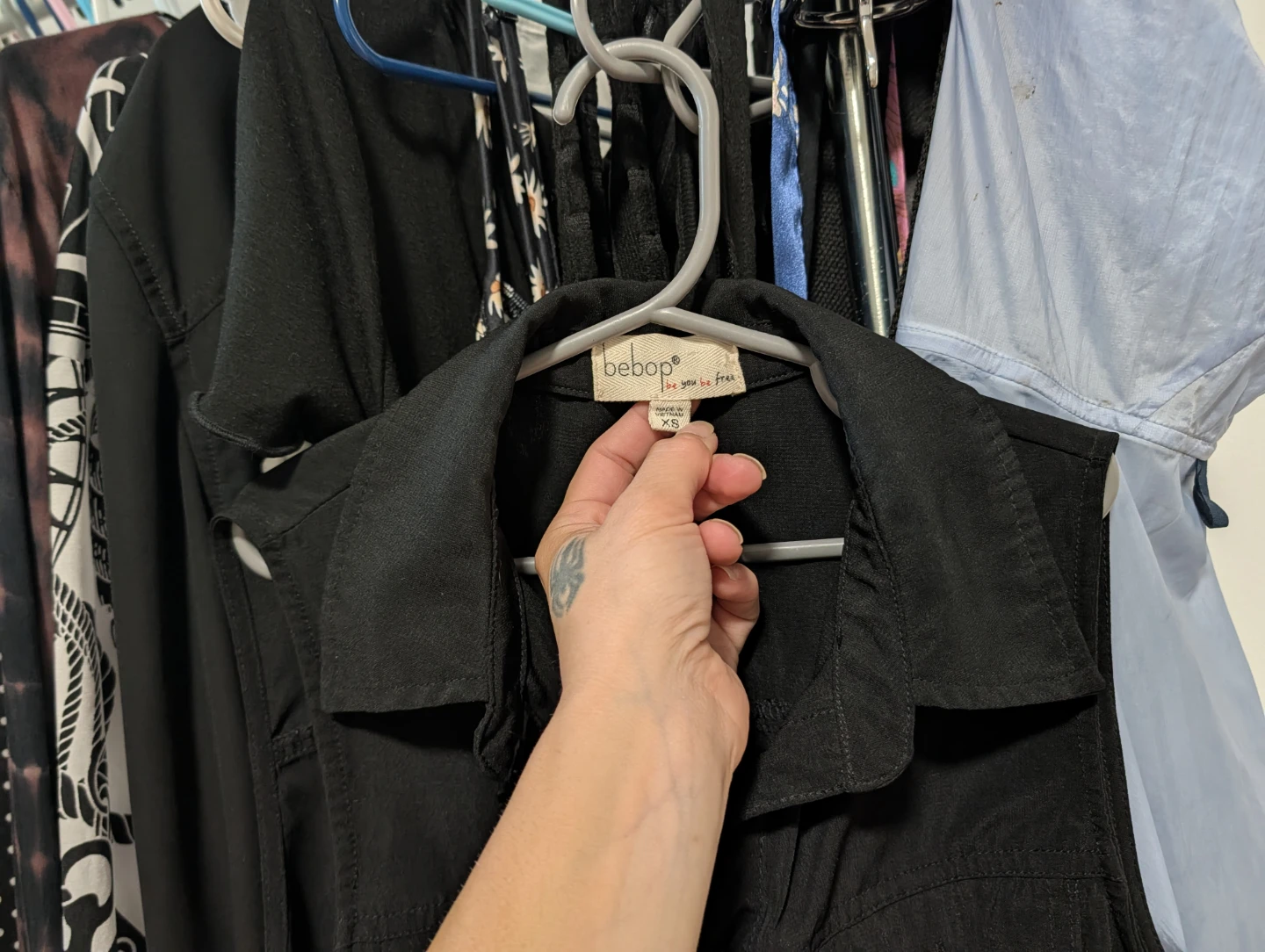 Xs Bebop Black Sleeveless Shirt Dress - photo 2