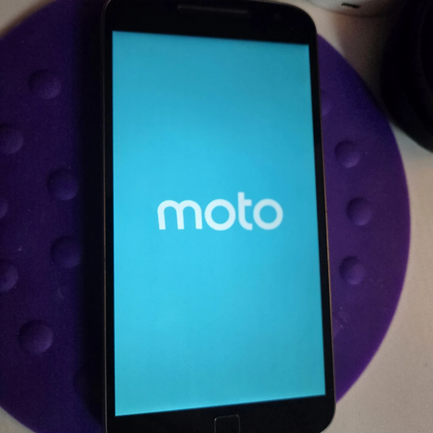 Moto g4 plus cell phone .like new - photo 2