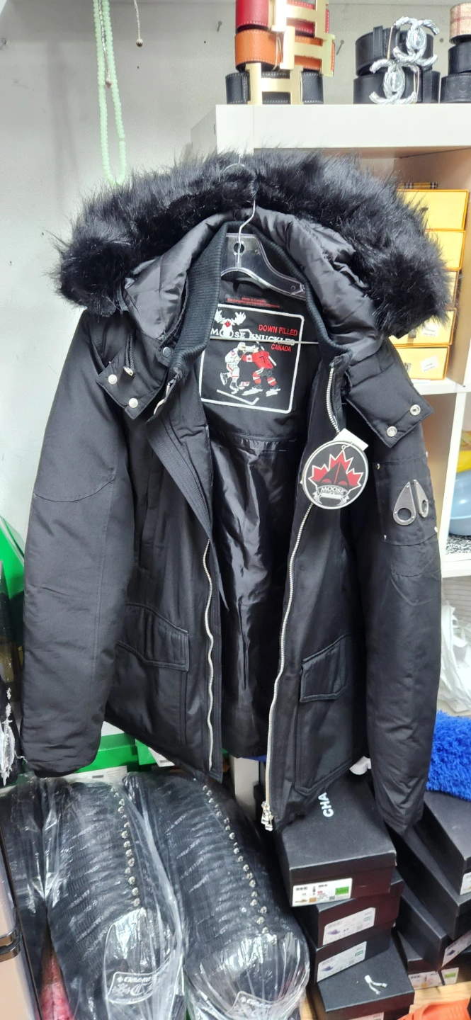 Moose Knuckles Down Filled Parka - Black