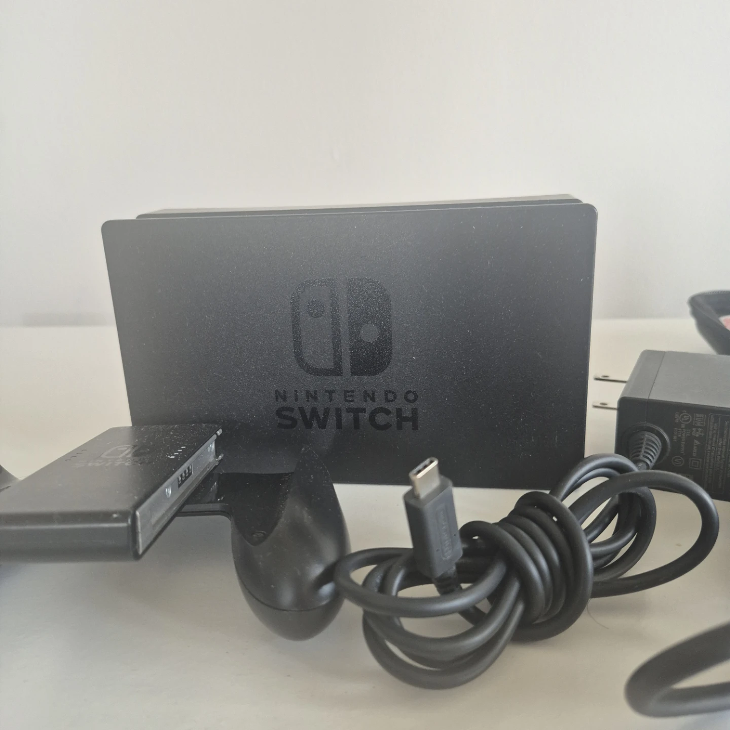 Nintendo Switch Console with Yoshi's Crafted World Game - photo 4