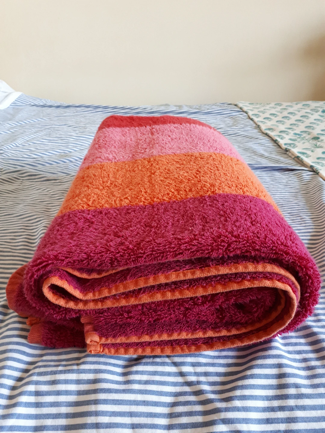 Extra Large Towel: Burgundy Orange Pink Stripes ♥️🩷🧡 - photo 2