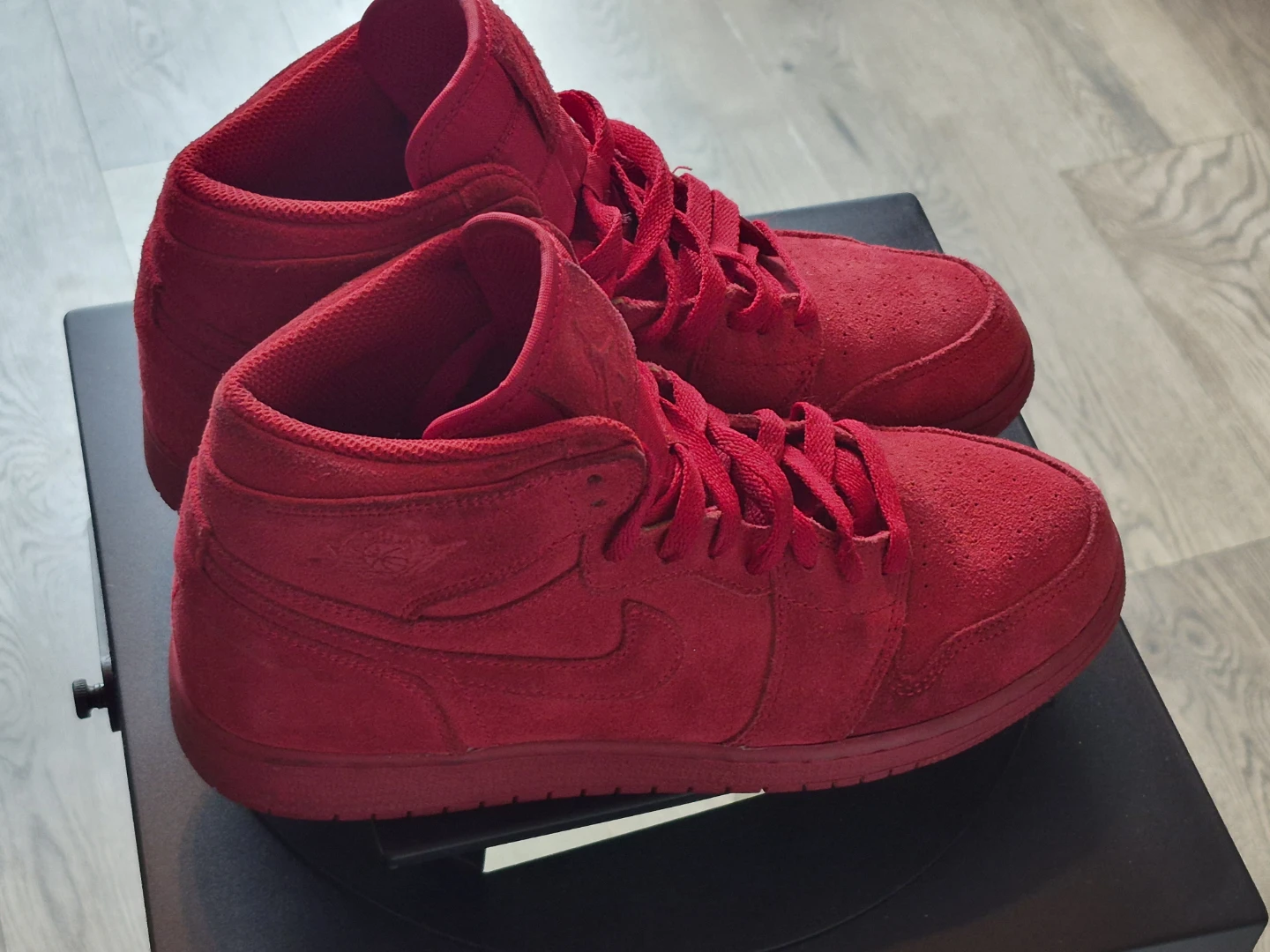 Air Jordan 1 Mid SE 'Triple Red' Suede 7Y or 8W - photo 5