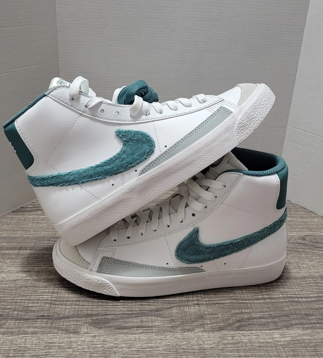 Nike Blazer Mid '77 Boys Size 6.5Y