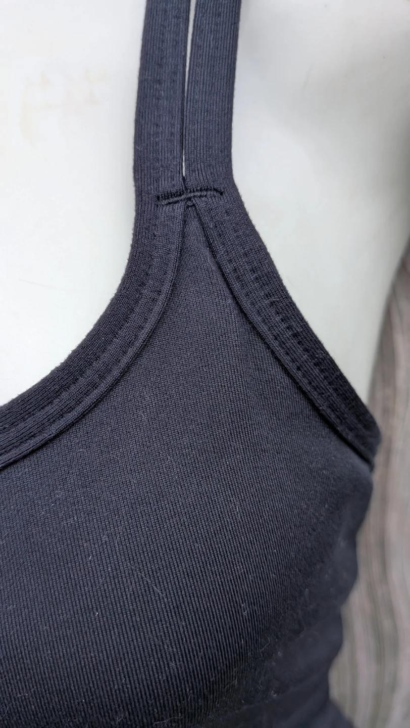 Ladies Under Armour Black Tank Top sz Medium - photo 5