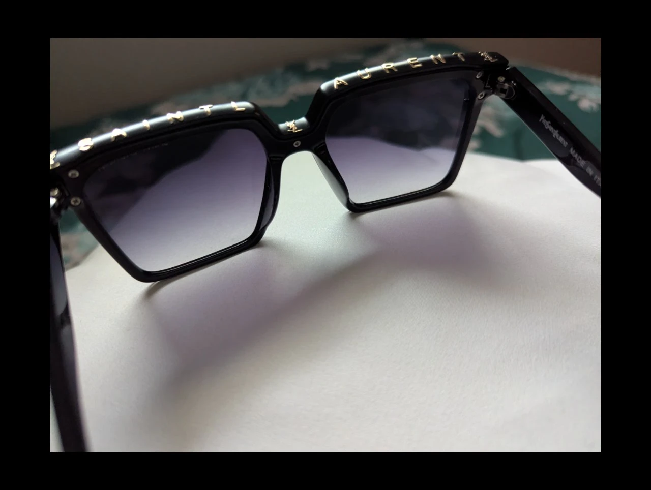 Yves Saint Laurent Sunglasses - photo 4