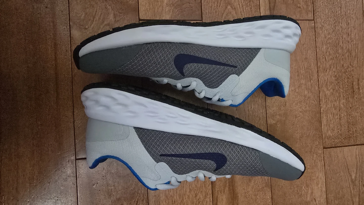 Nike Running Shoes - Youth Size 6.5Y - photo 4