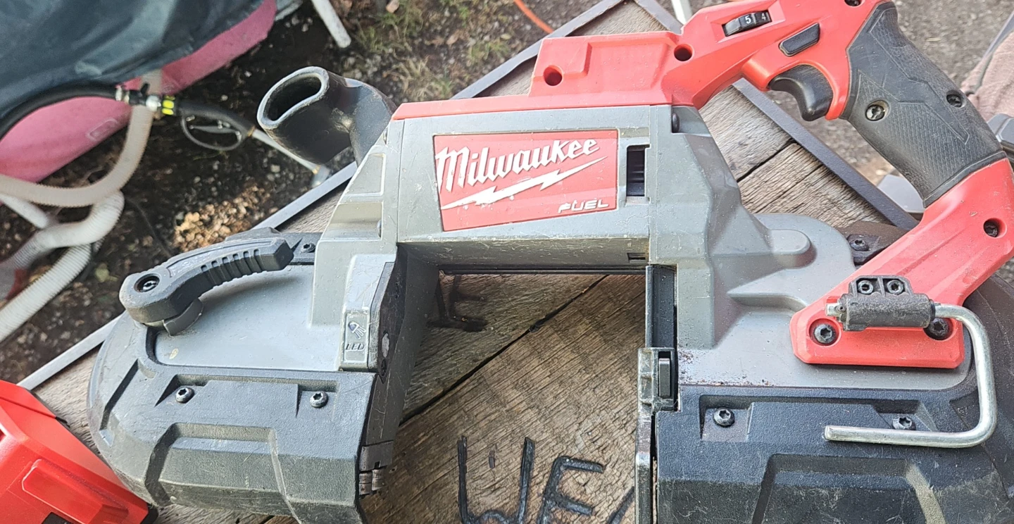 Milwaukee M18 FUEL Band Saw Kit with Charger and Batteries