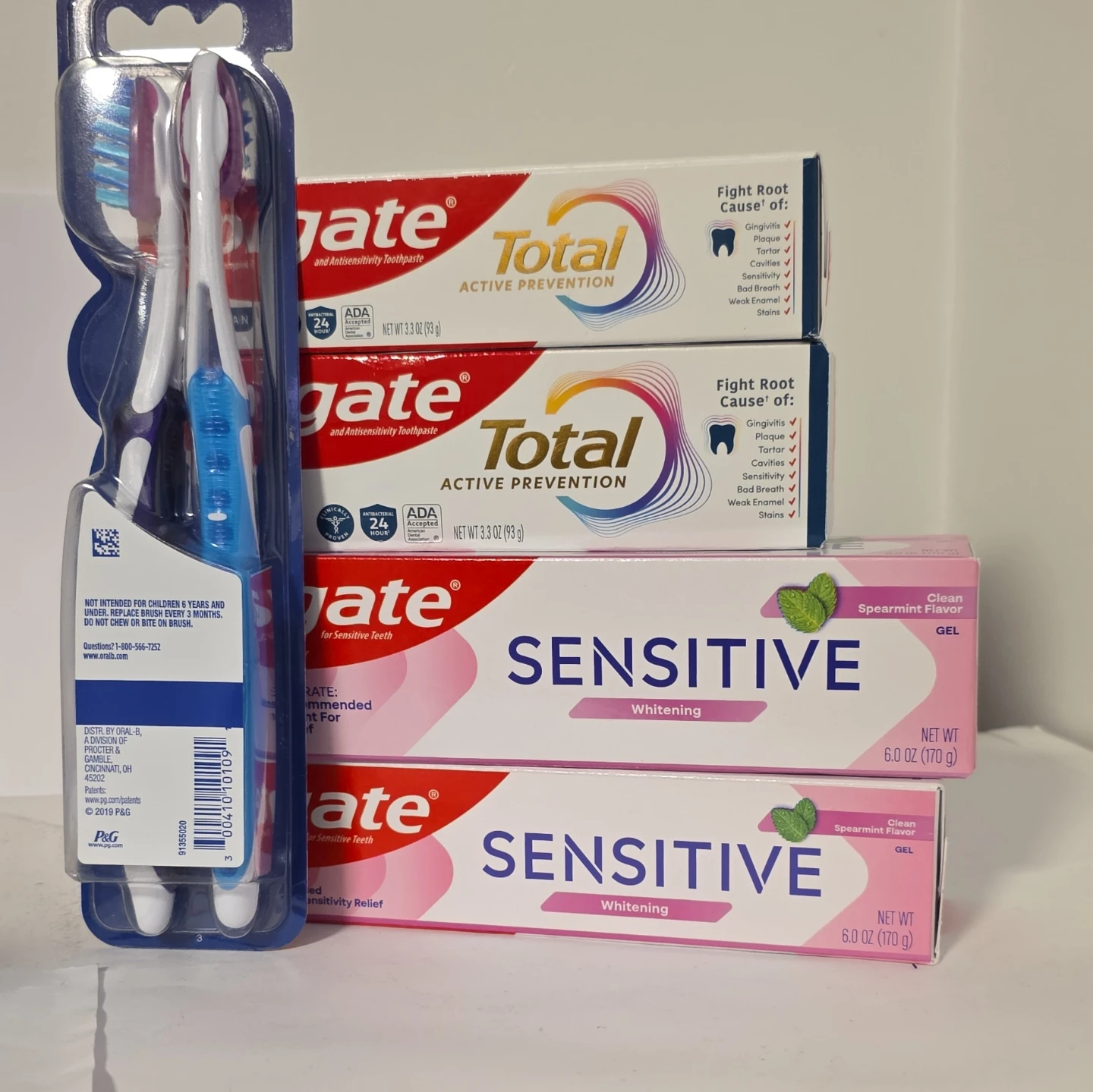 Colgate Toothpaste and Toothbrush Set