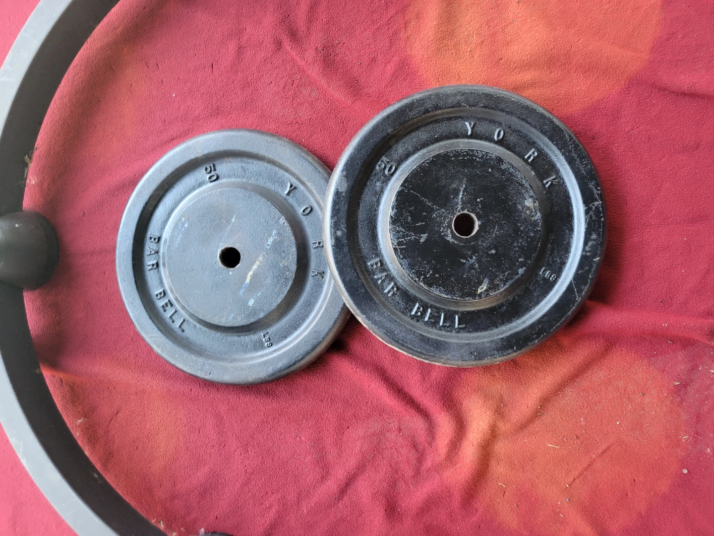 GOLD'S GYM  SQUAT RACK 1"HOLE PLATES 100LBs. 2-50s - photo 3