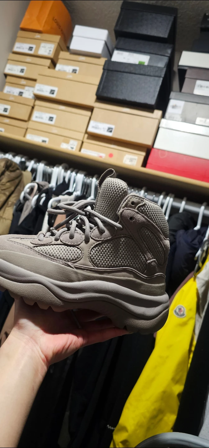 Yeezy Desert Boot Season 7 Cinder