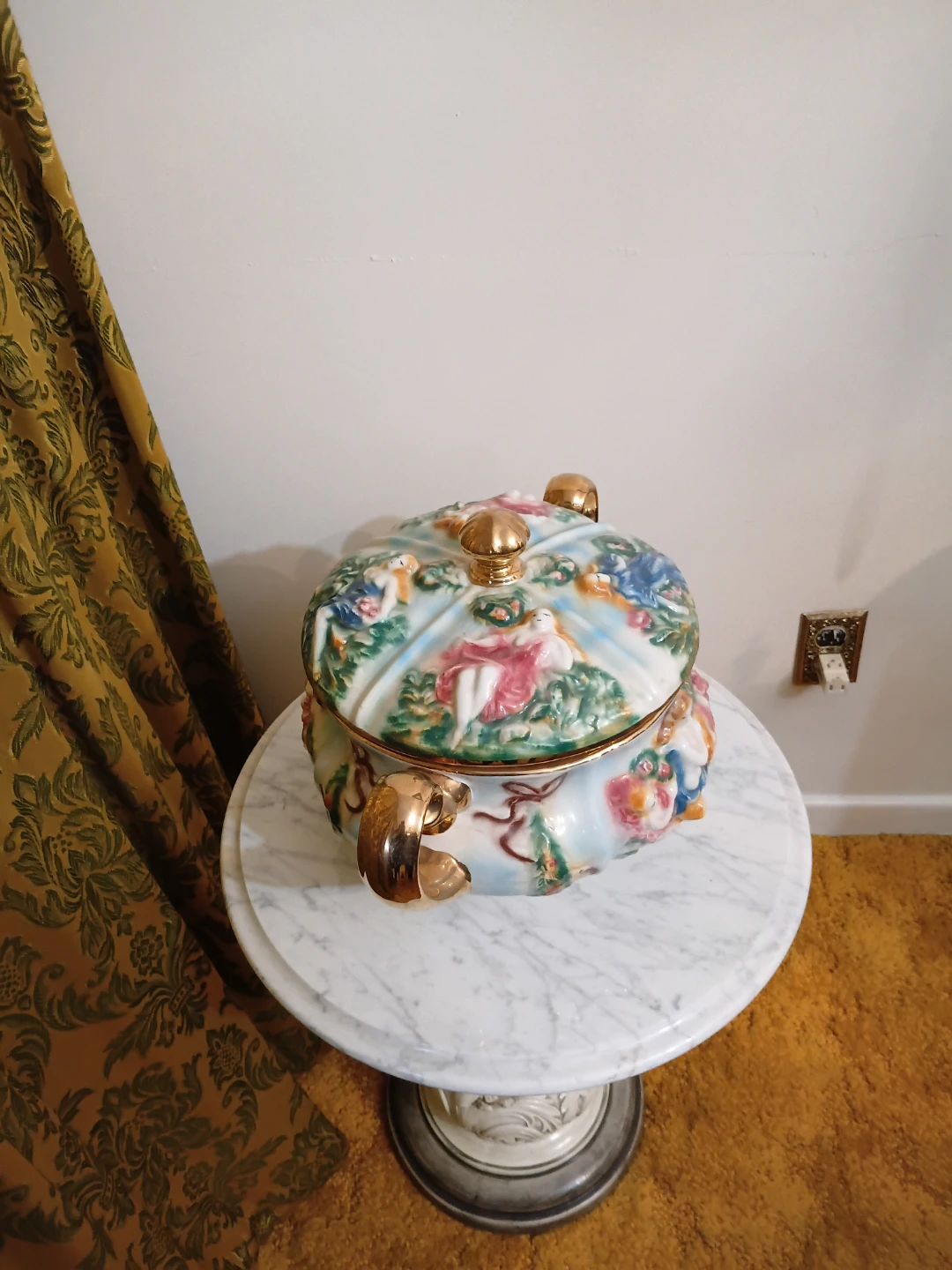 Decorative Tureen Serving Dish with Lid