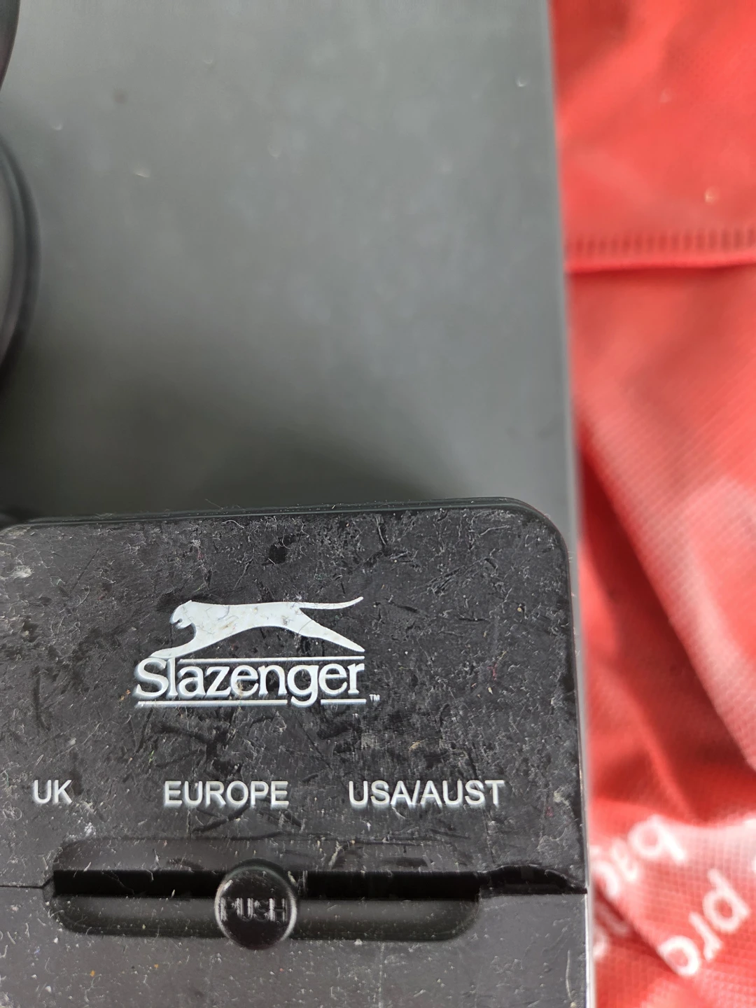 Canon Camera Battery Charger & Slazenger Travel Adapter - photo 2