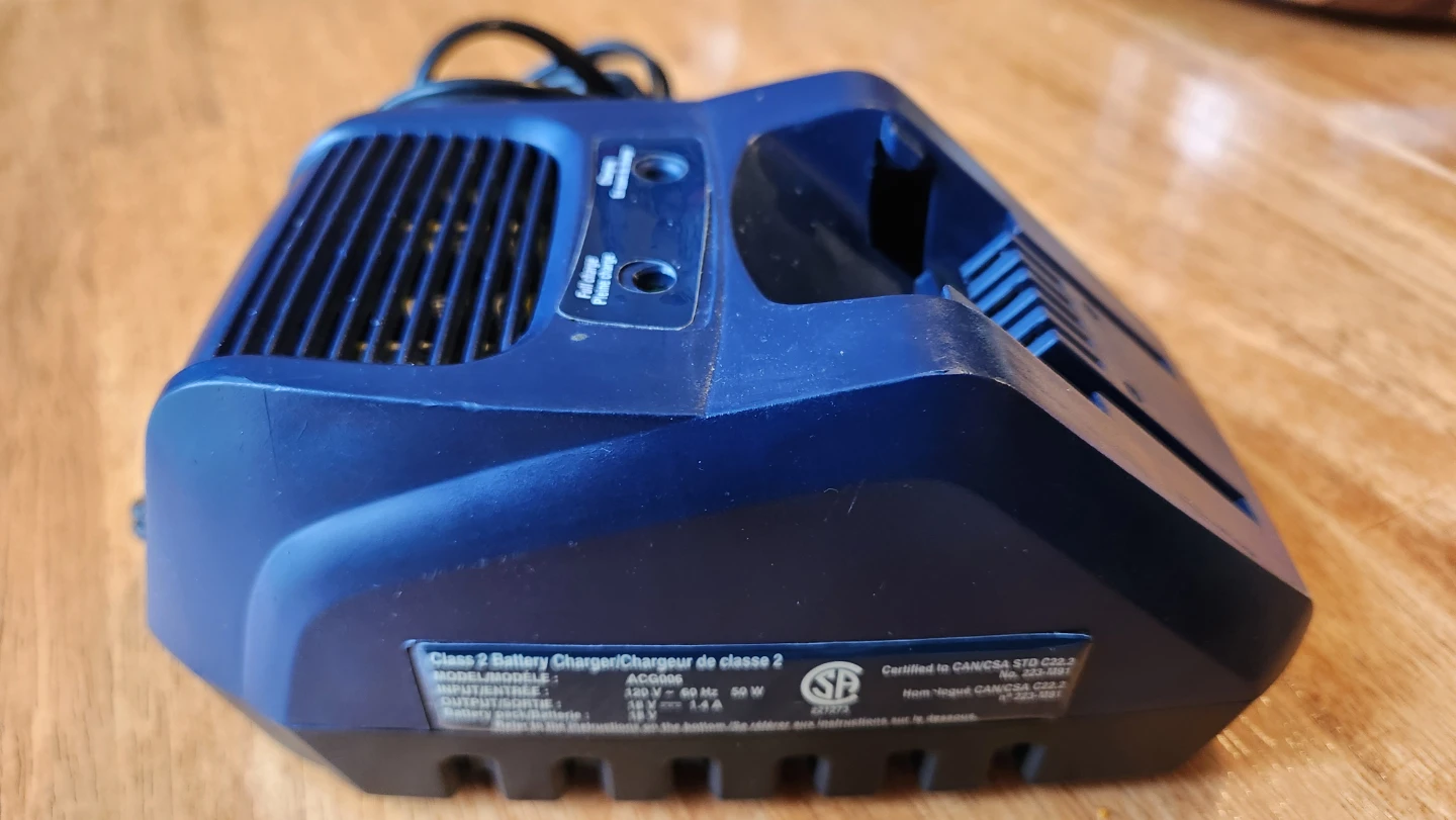 Battery charger Mastercraft Class 2 ACG006