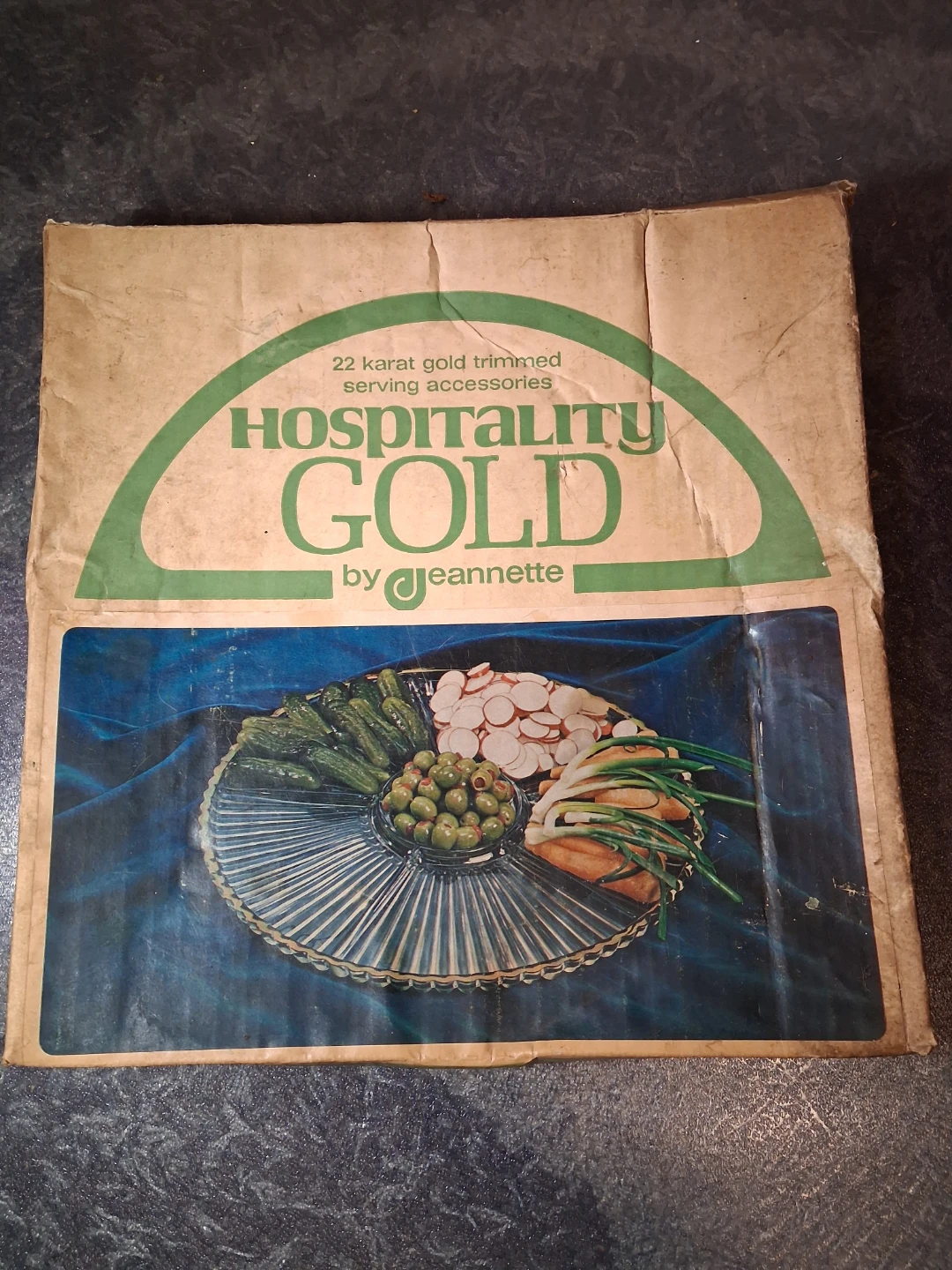 Jeannette Hospitality Gold 15" Partitioned Serving Tray - photo 2