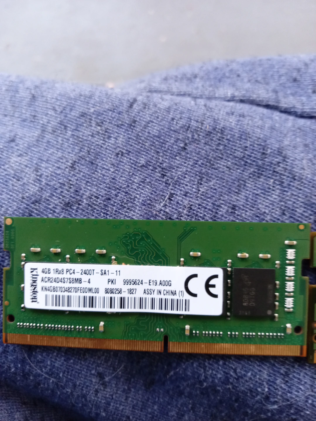 DDR4 RAM 4GB (Two of them)