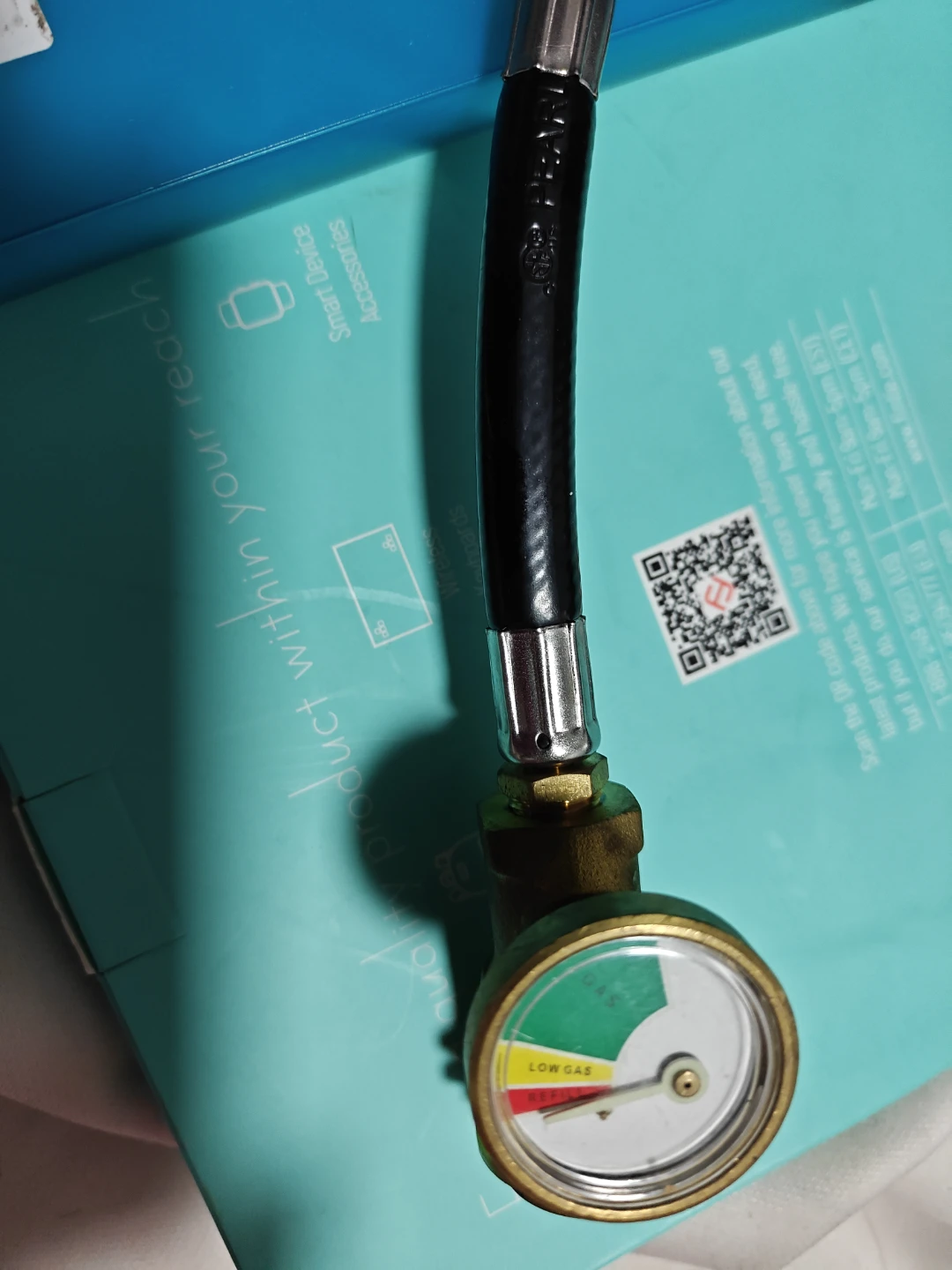 Universal Two-Way Propane Y-Splitter with Gauge - photo 3