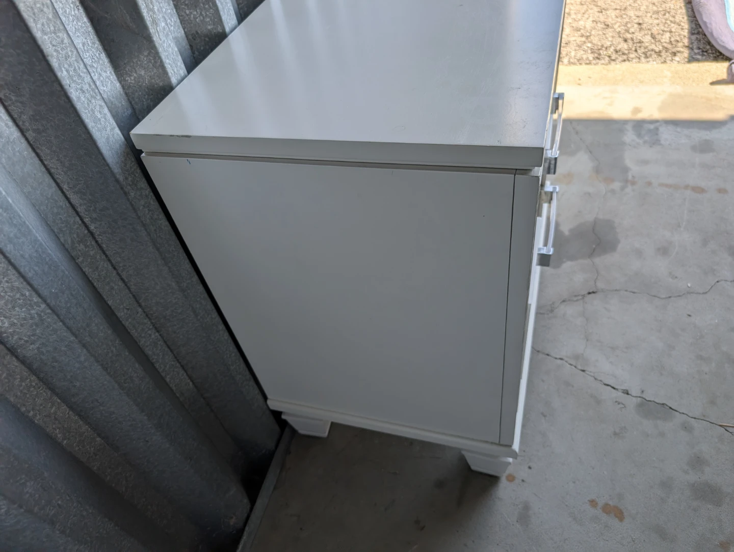 White Mirrored Nightstand - photo 2