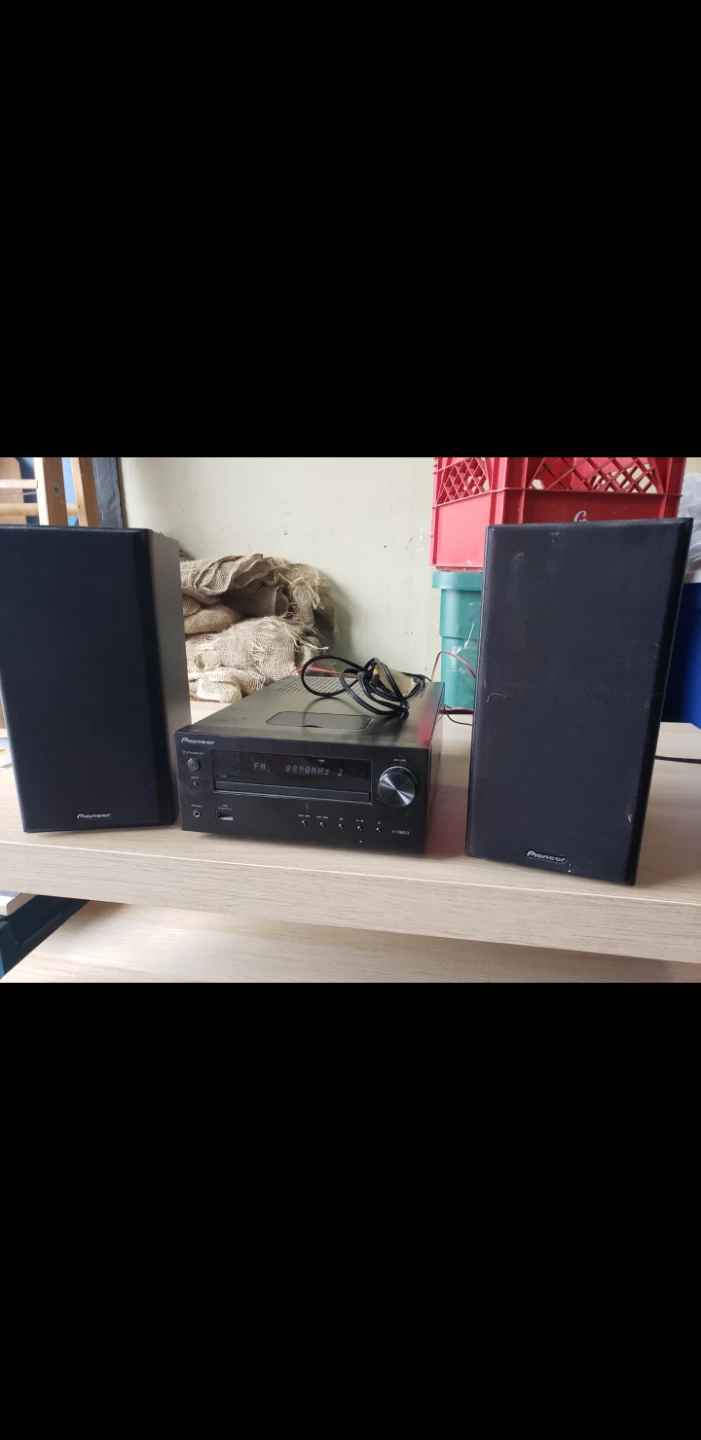 Pioneer X-HM20 Stereo System with Speakers