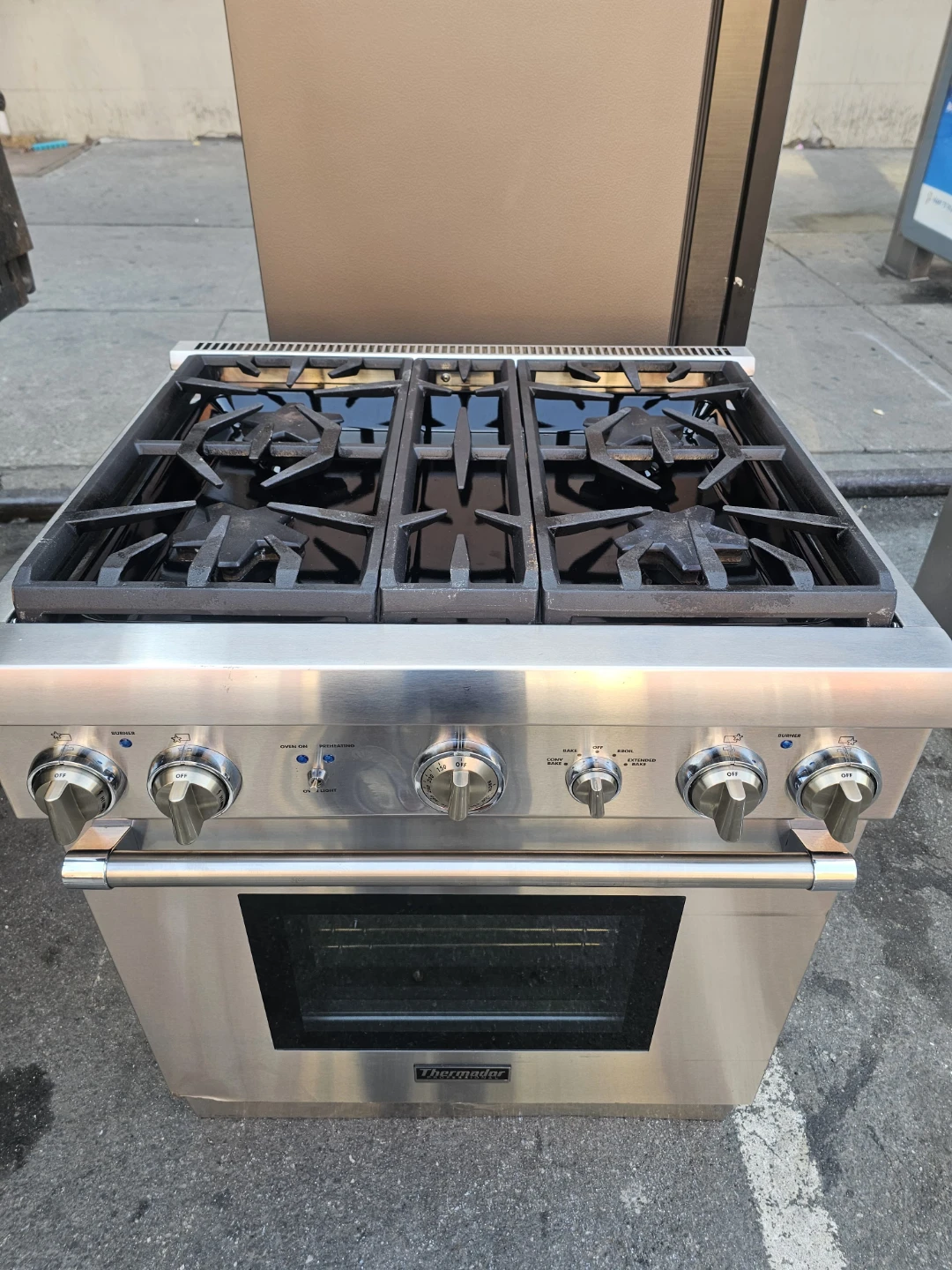 Thermador 30in Stainless steel gas stove