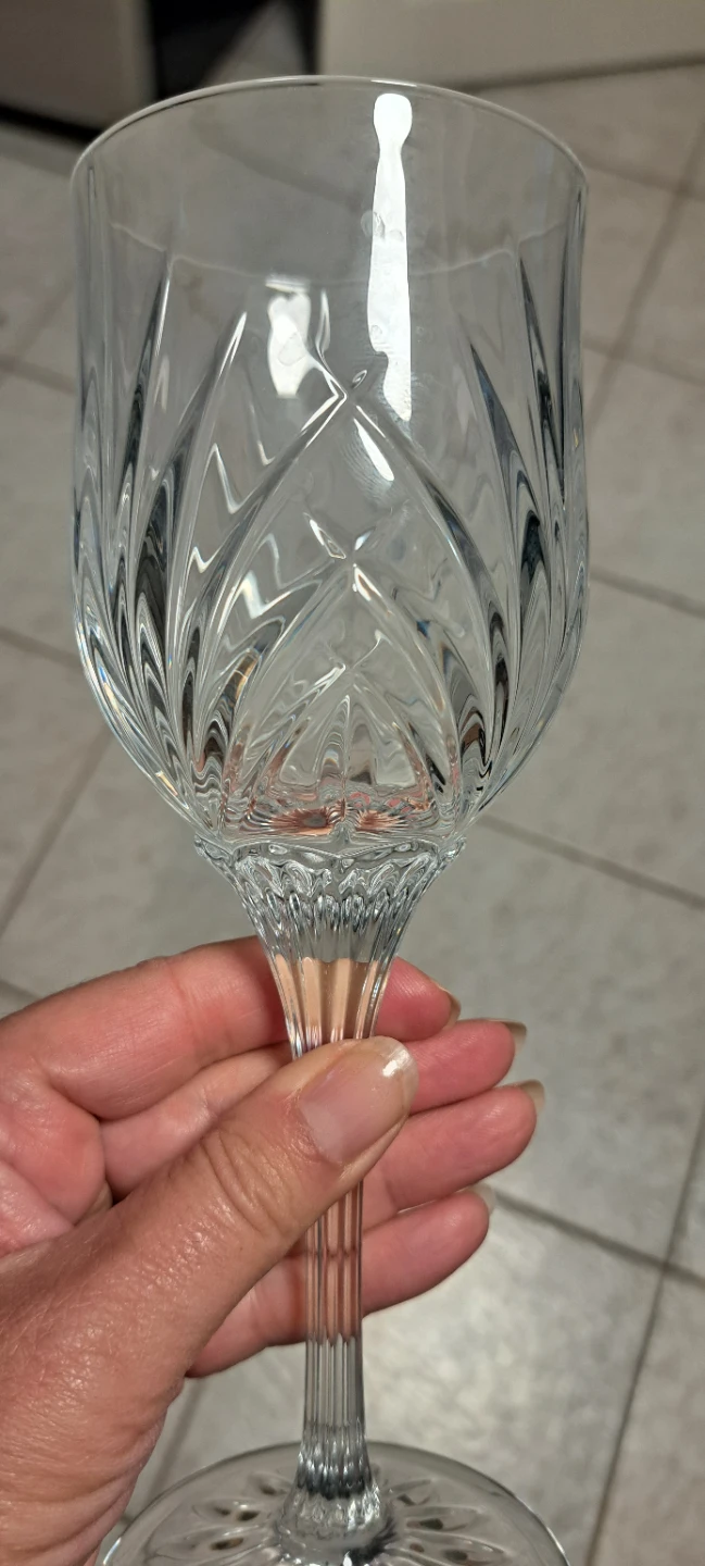 Crystal Wine Glass x 8
