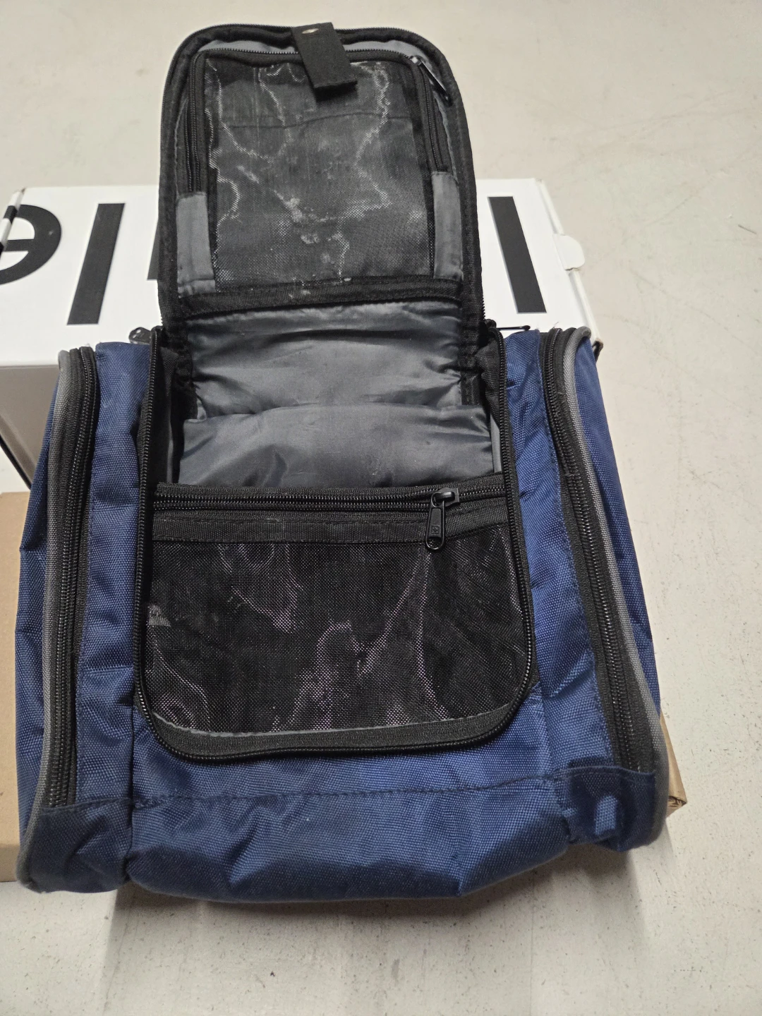 Swiss Military Blue Toiletry Bag - photo 3