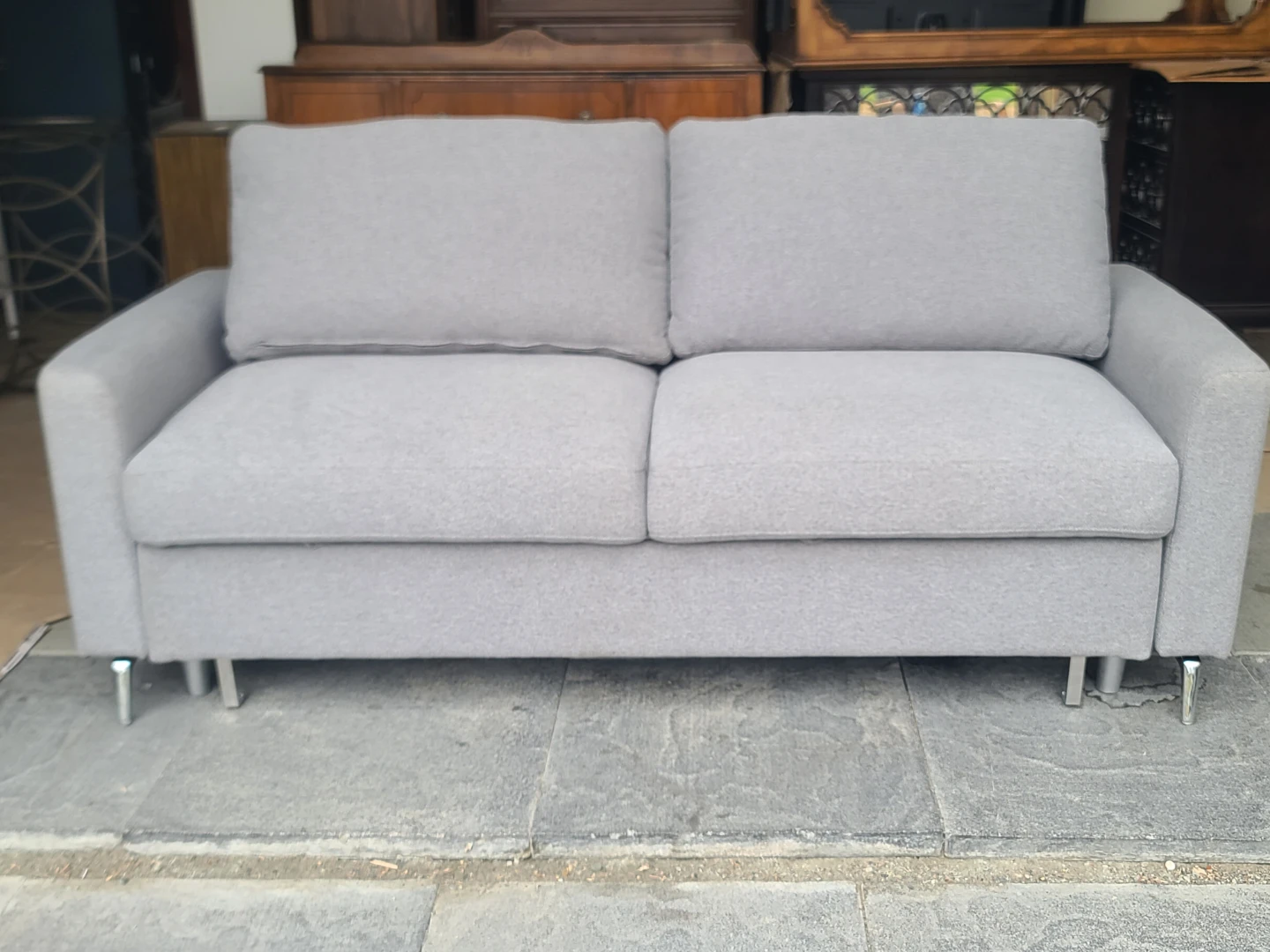 Grey 2-seater pull-out sofa bed