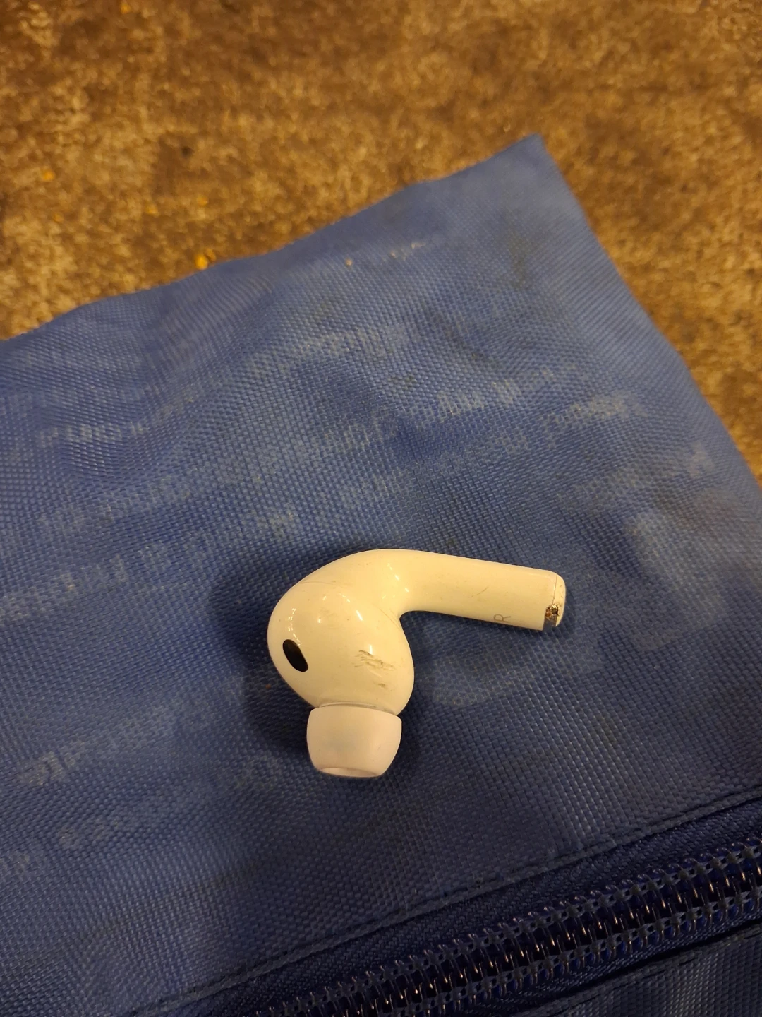 A3063 AirPods Pro 3 Right Earbud replacement.