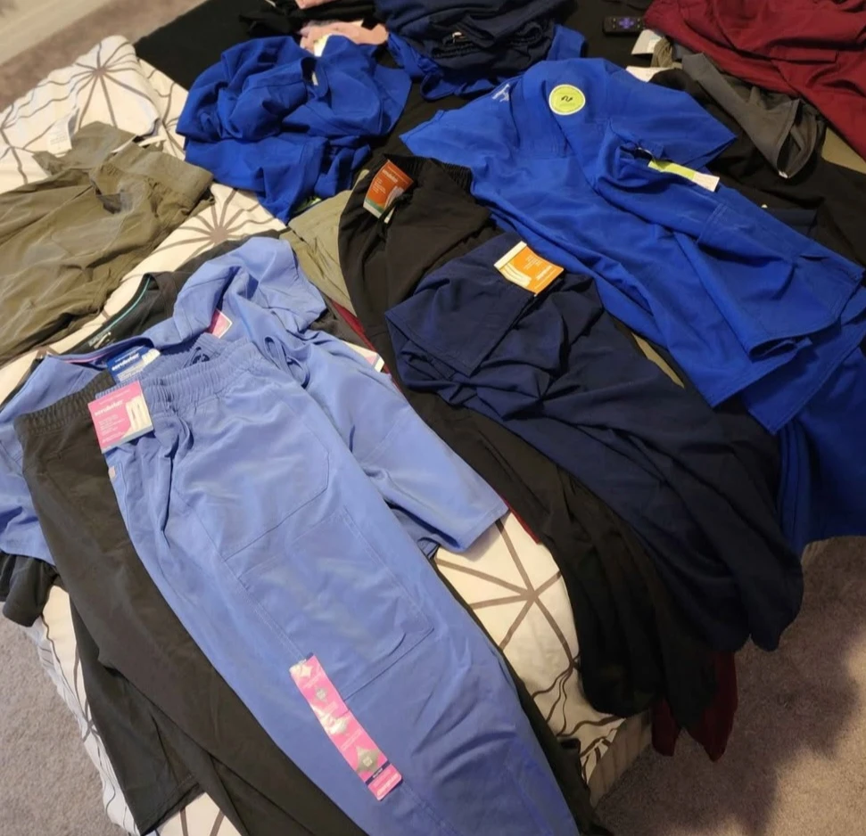 Medical scrubs - photo 5