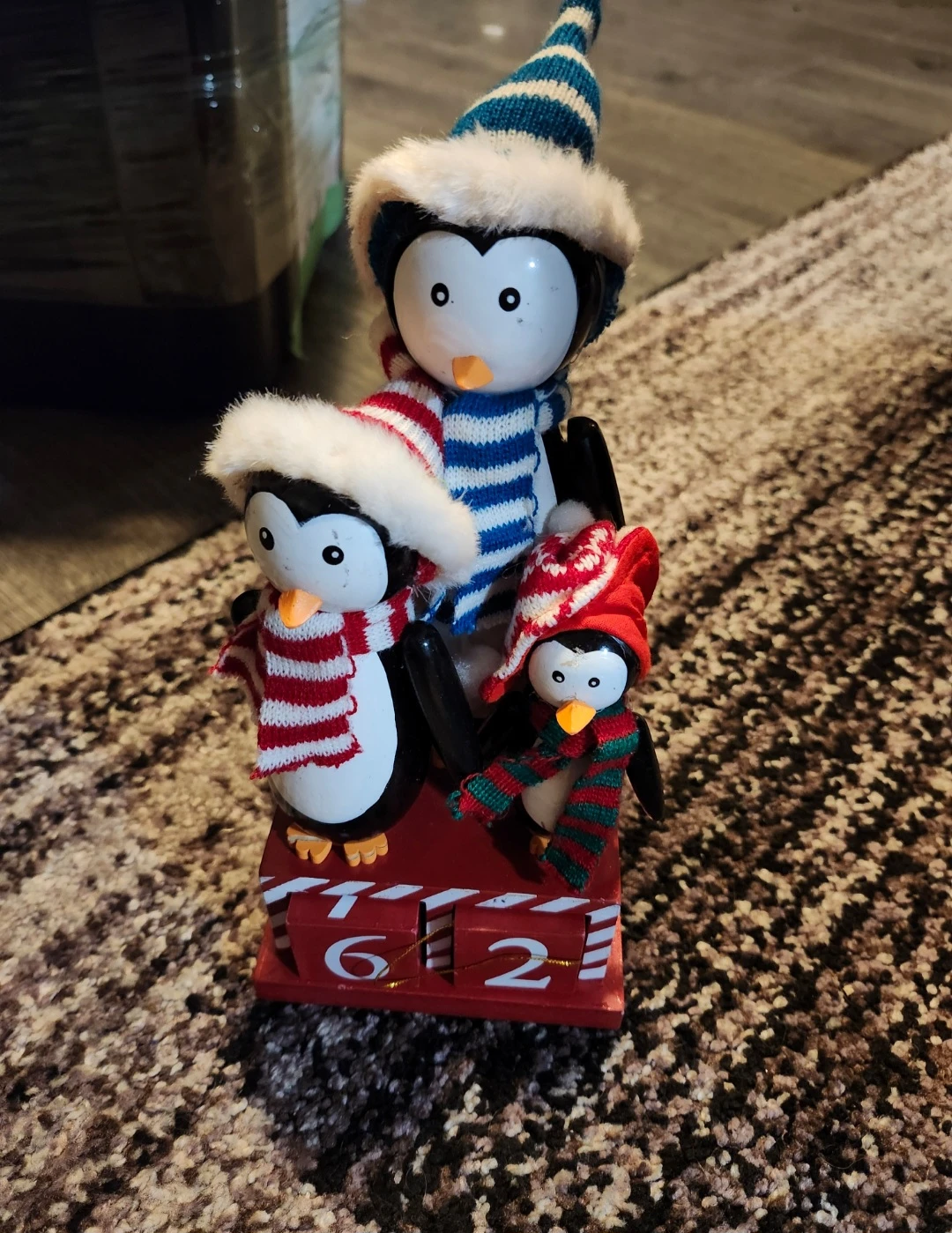 Wooden Penguin Christmas Countdown Calendar - photo 2