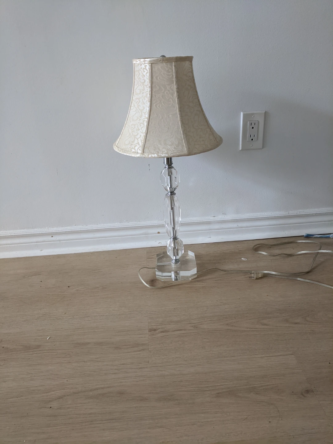 Table Lamp with Crystal Accents - photo 2