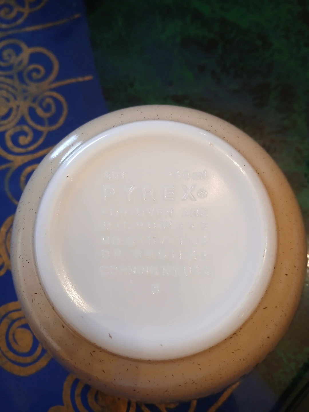 Vintage Pyrex mixing bowl - photo 3