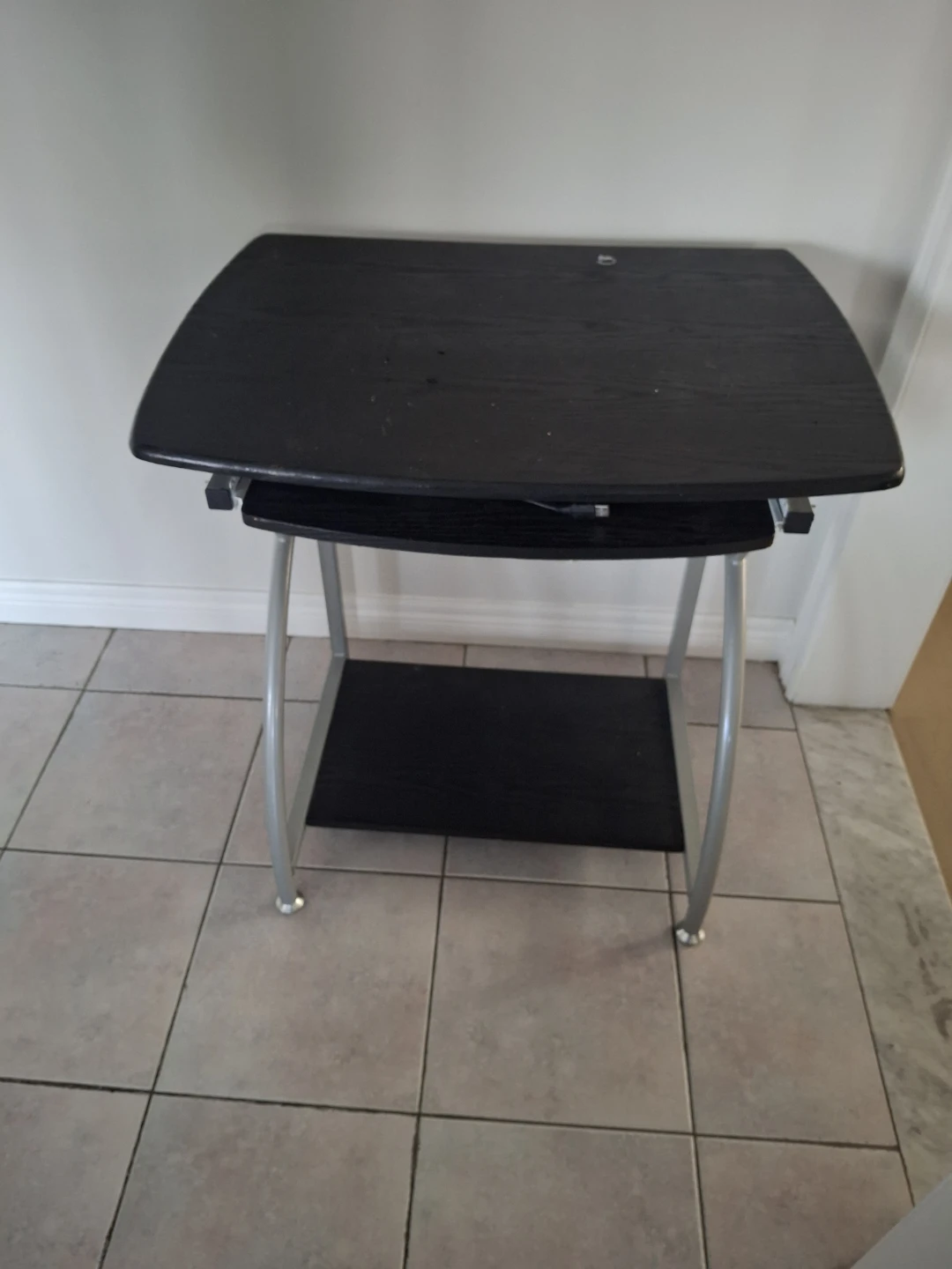 Black Computer Desk with Pull-Out Keyboard Tray