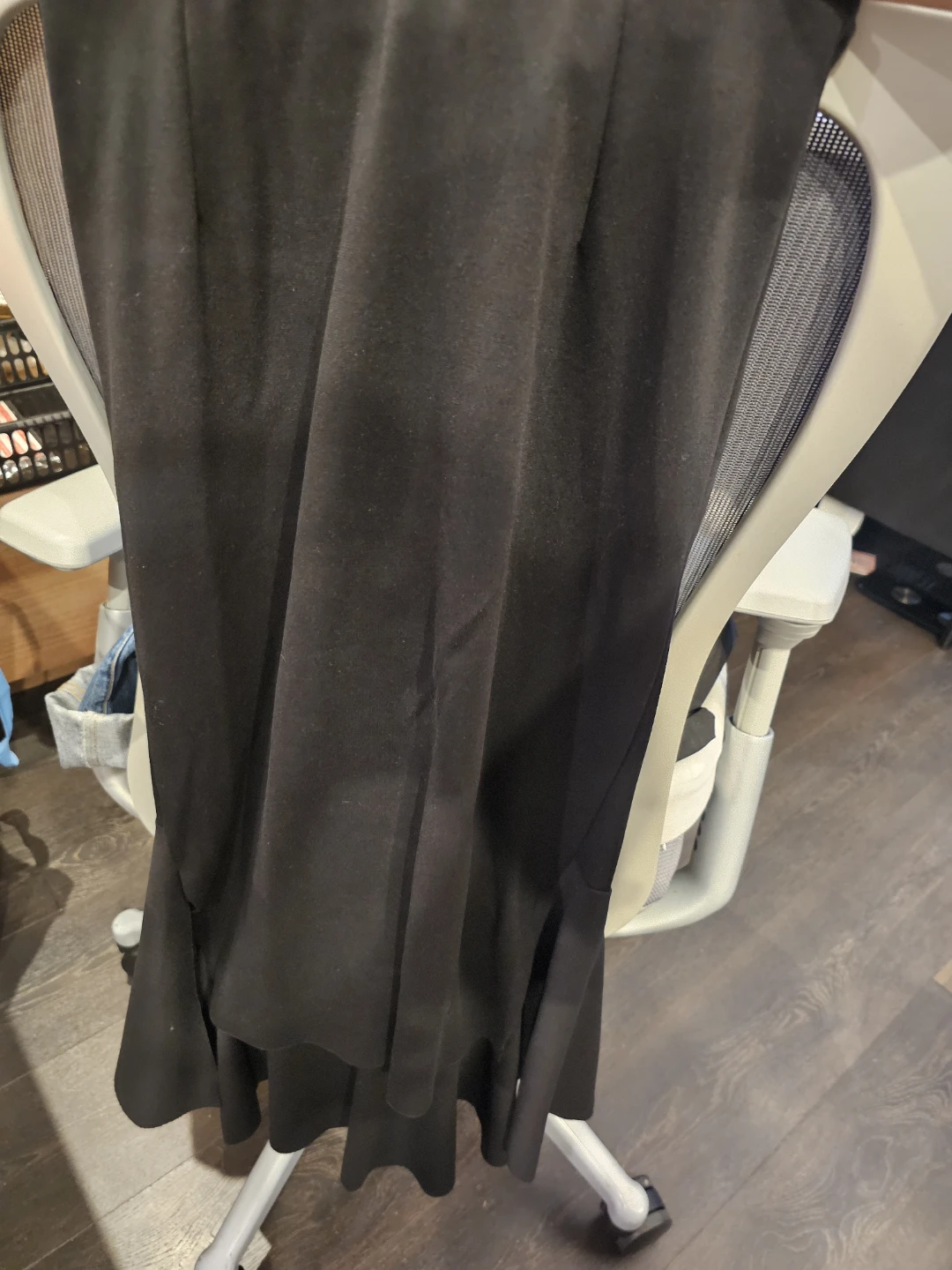 Black Ruffle Hem Pencil Skirt 55(M) - photo 5
