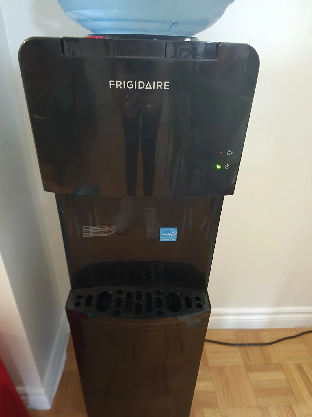 Frigidaire Water Cooler - photo 2