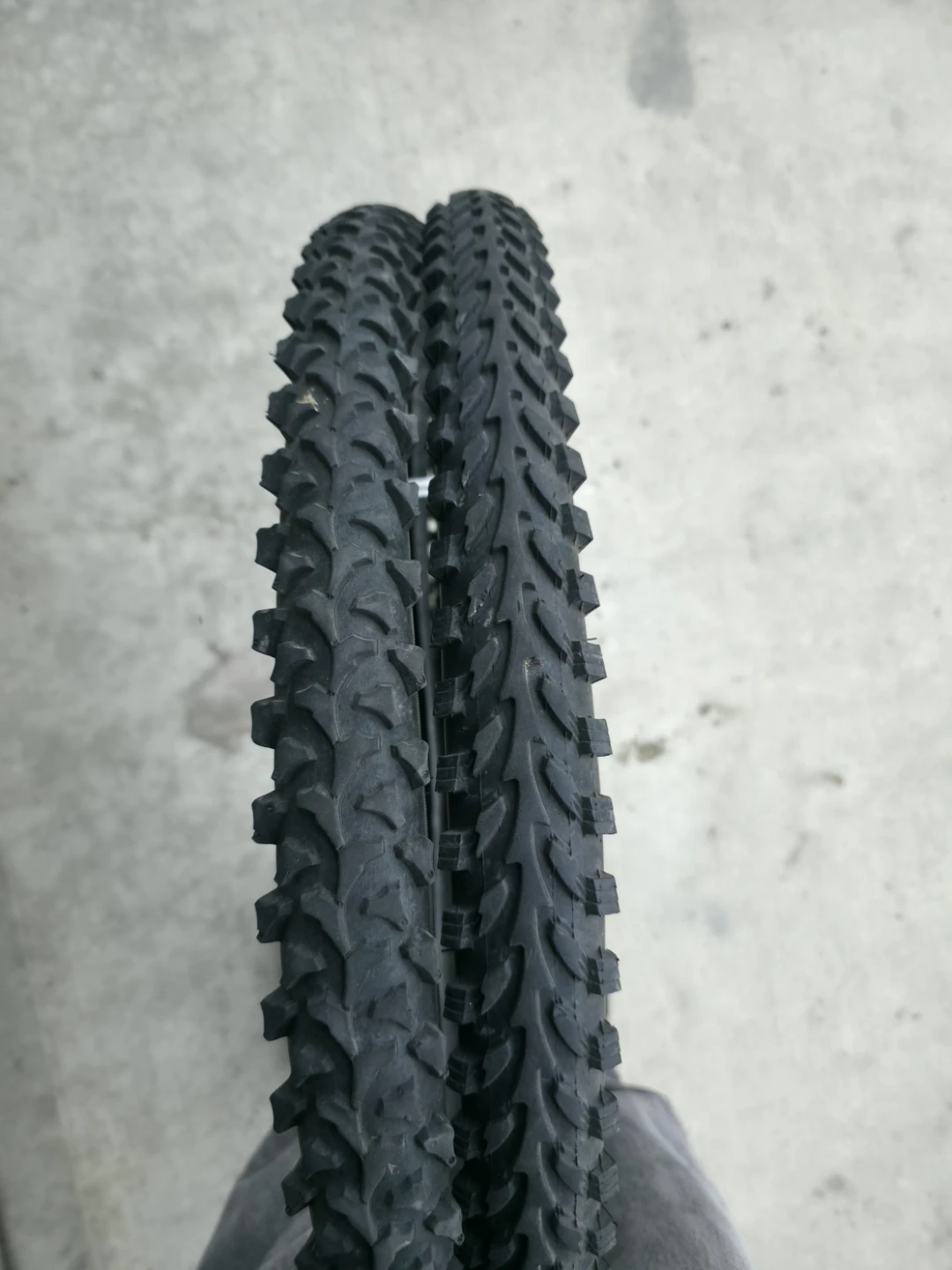 26 x 1.95 Bike Tires (Set of 2)