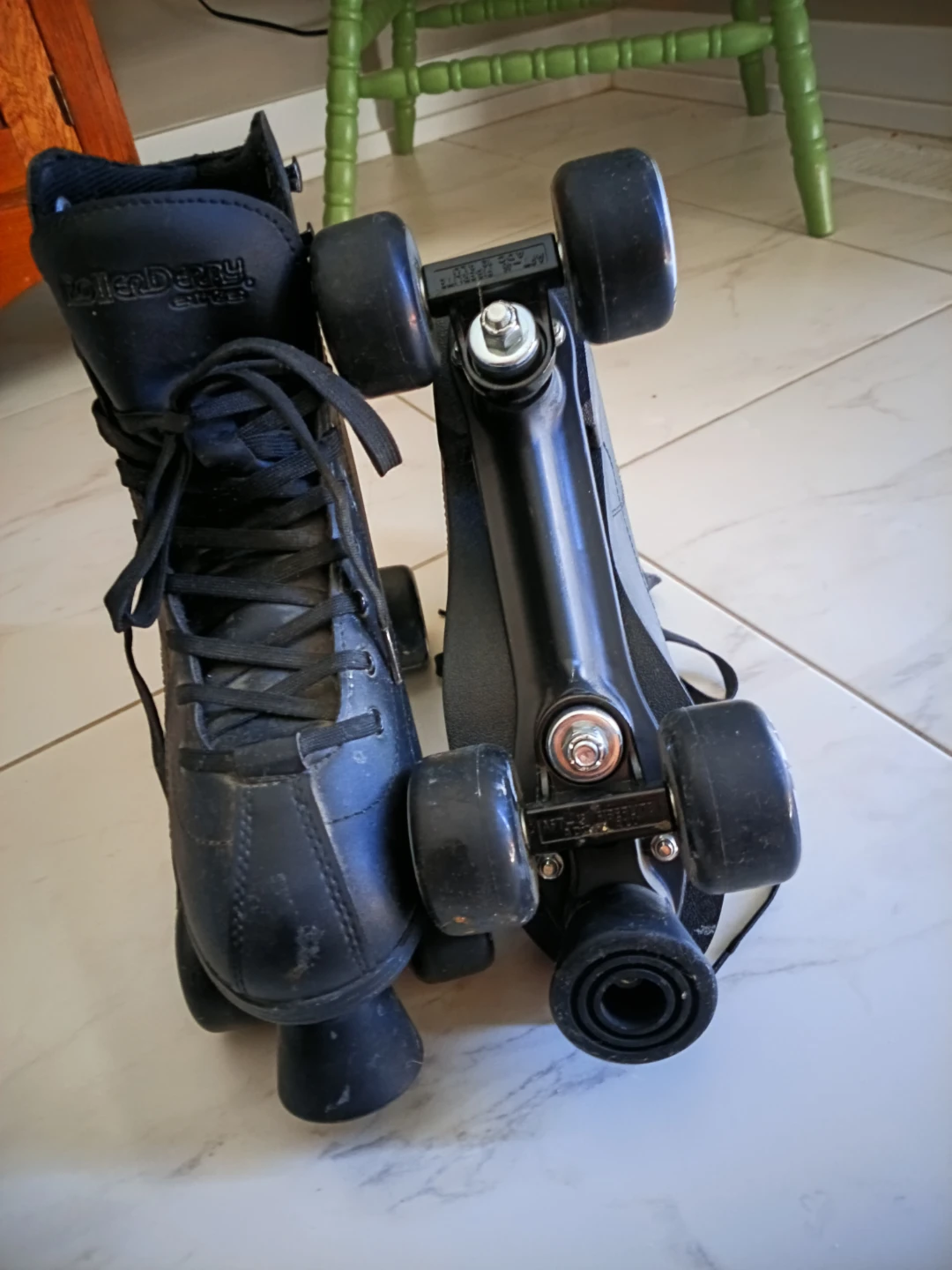Reewind Men's Size 11 Derby roller skates - photo 2