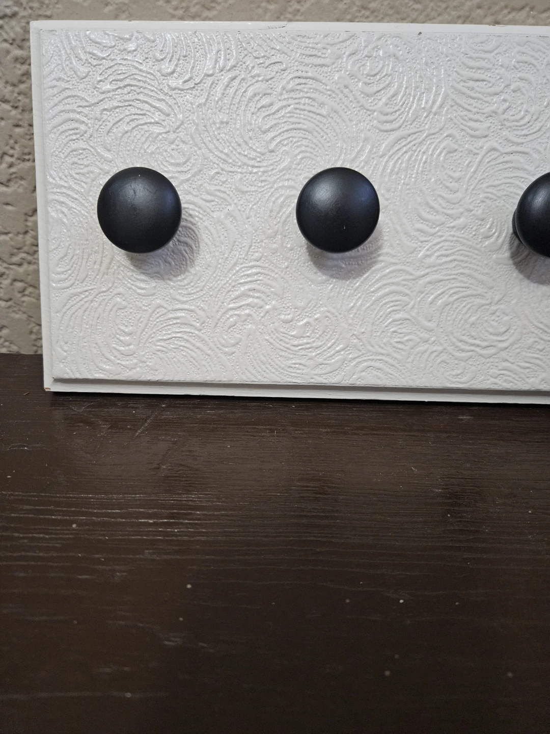 White Coat Rack with 5 Black Knobs - photo 2