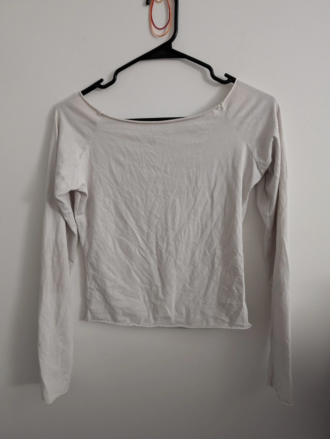 Brandy Melville Cute White Off Shoulder Long Sleeve Top 18" - photo 3