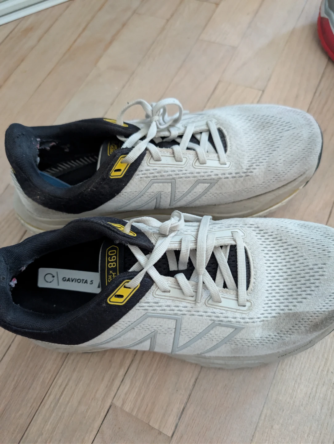 New Balance Gaviota 5 and Asics gt 1000 - photo 2