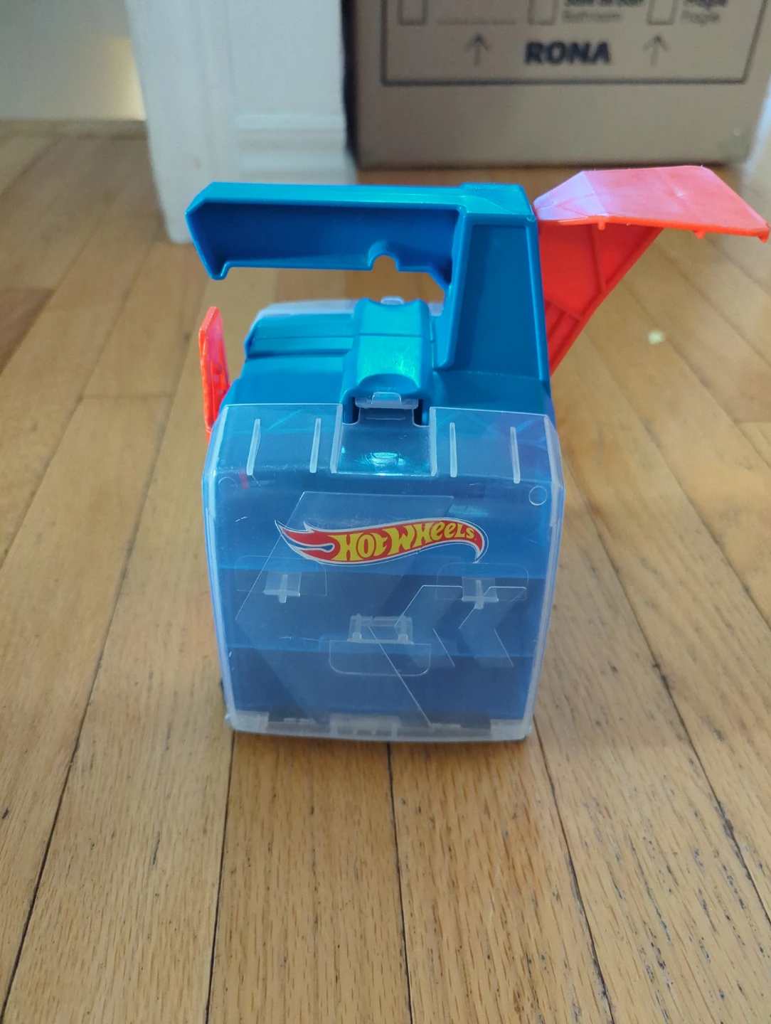 Hot Wheels Monster Trucks Play Set w/ Builder Display Launcher - photo 4